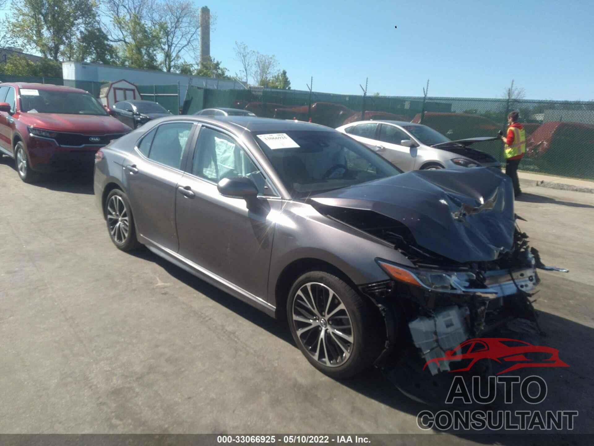 TOYOTA CAMRY 2018 - 4T1B11HK9JU644944