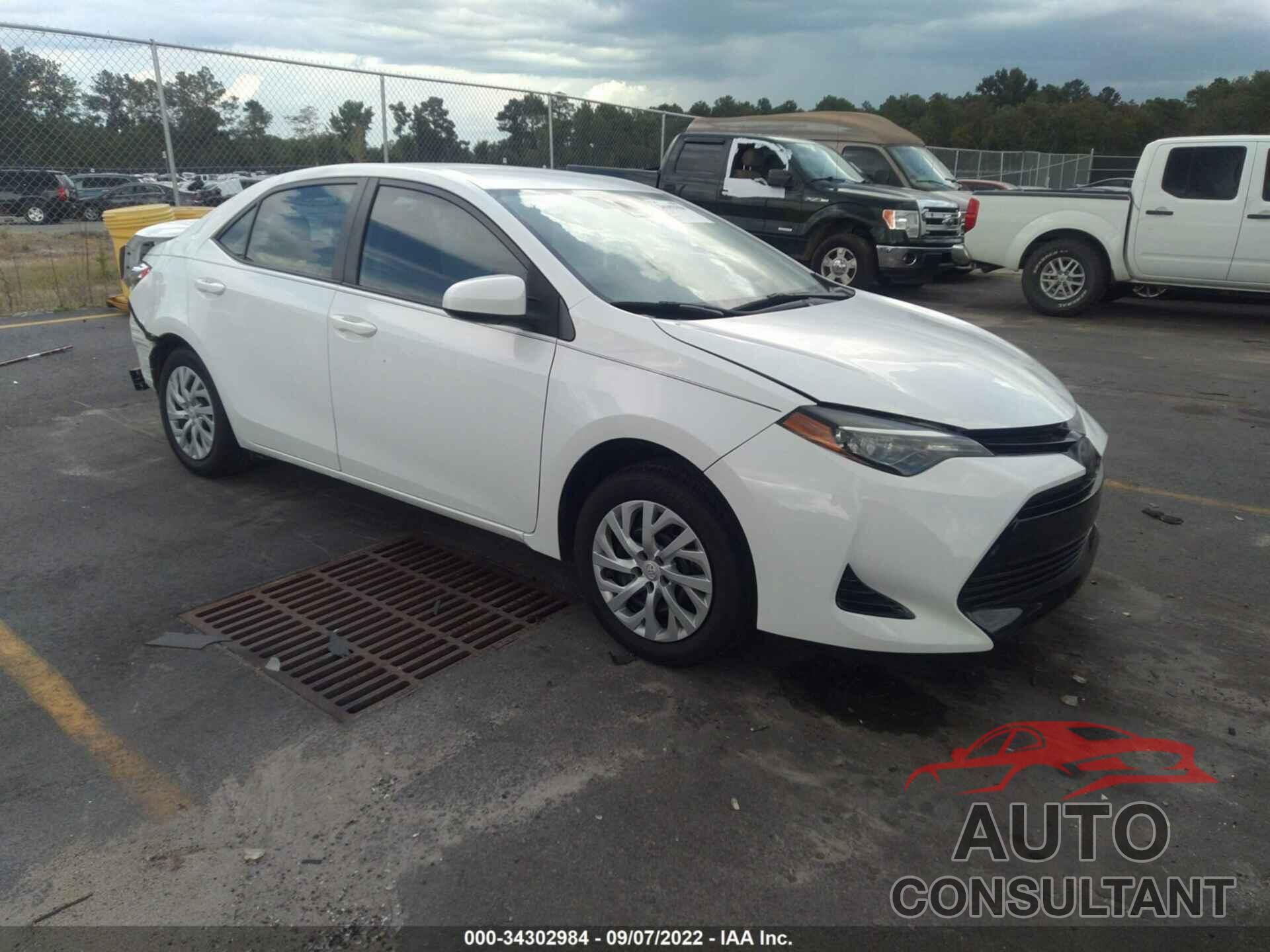 TOYOTA COROLLA 2018 - 5YFBURHE8JP851259