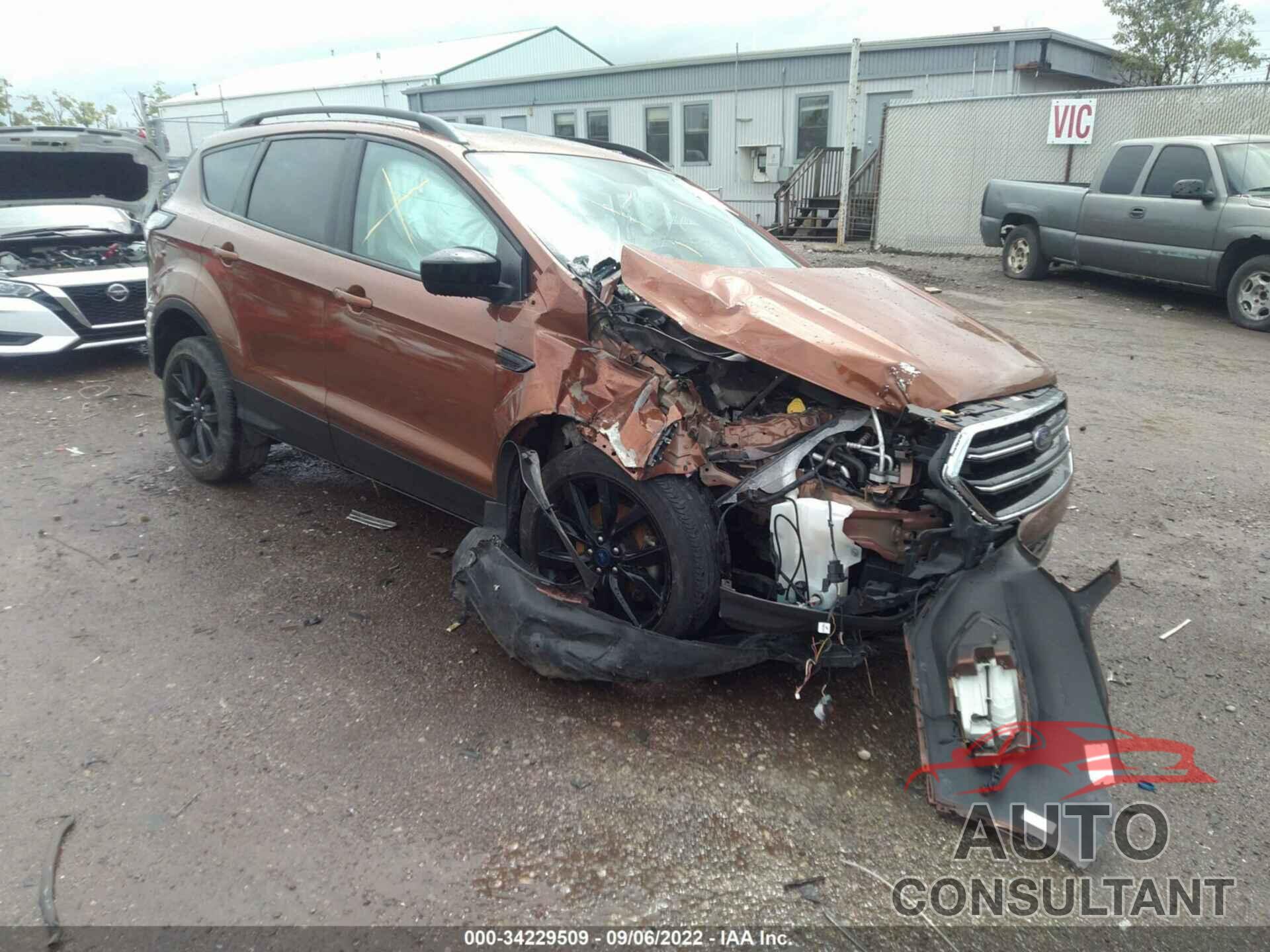 FORD ESCAPE 2017 - 1FMCU9GD1HUC22335