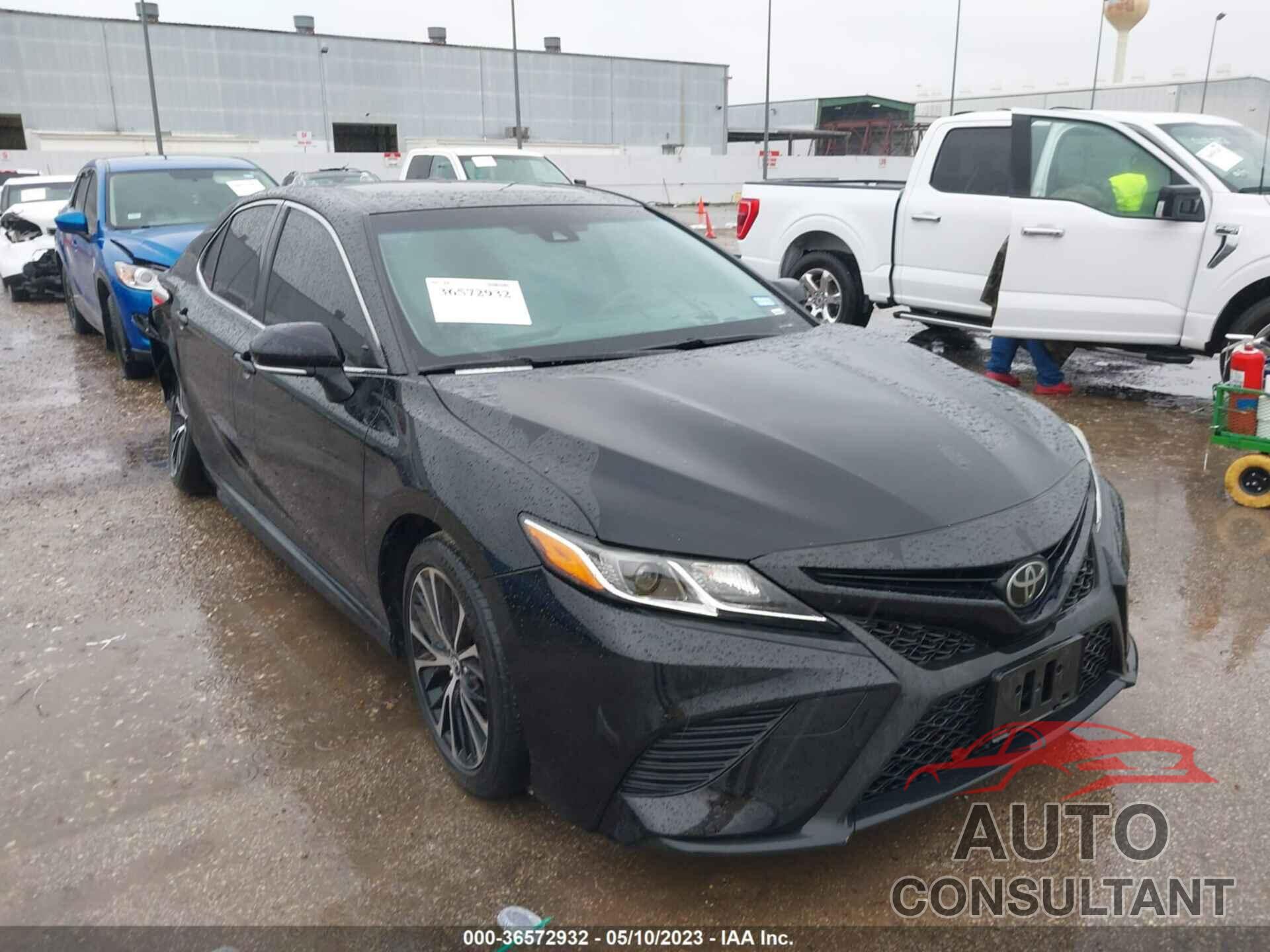 TOYOTA CAMRY 2018 - JTNB11HK7J3000882