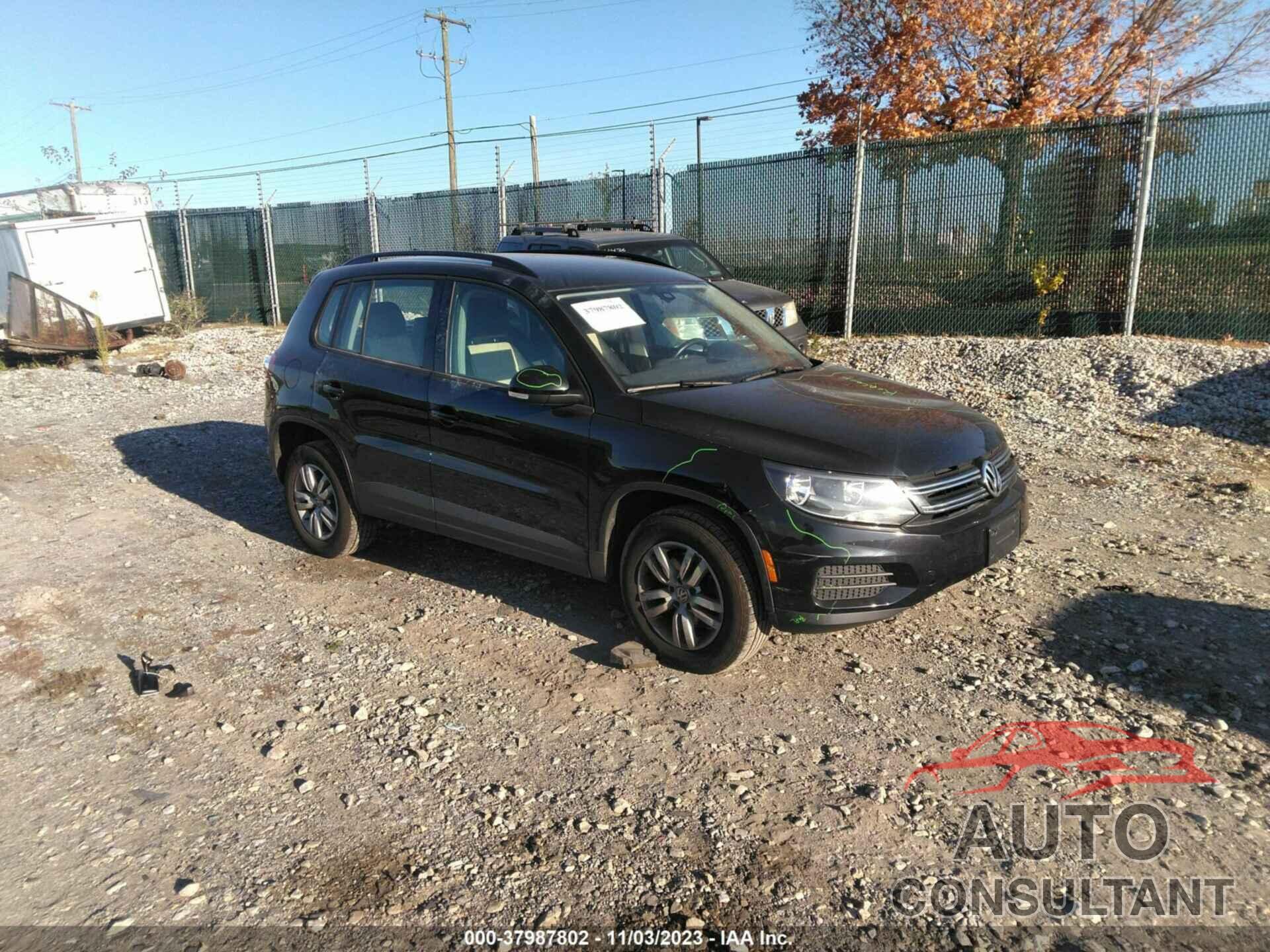 VOLKSWAGEN TIGUAN 2017 - WVGBV7AX6HK030193