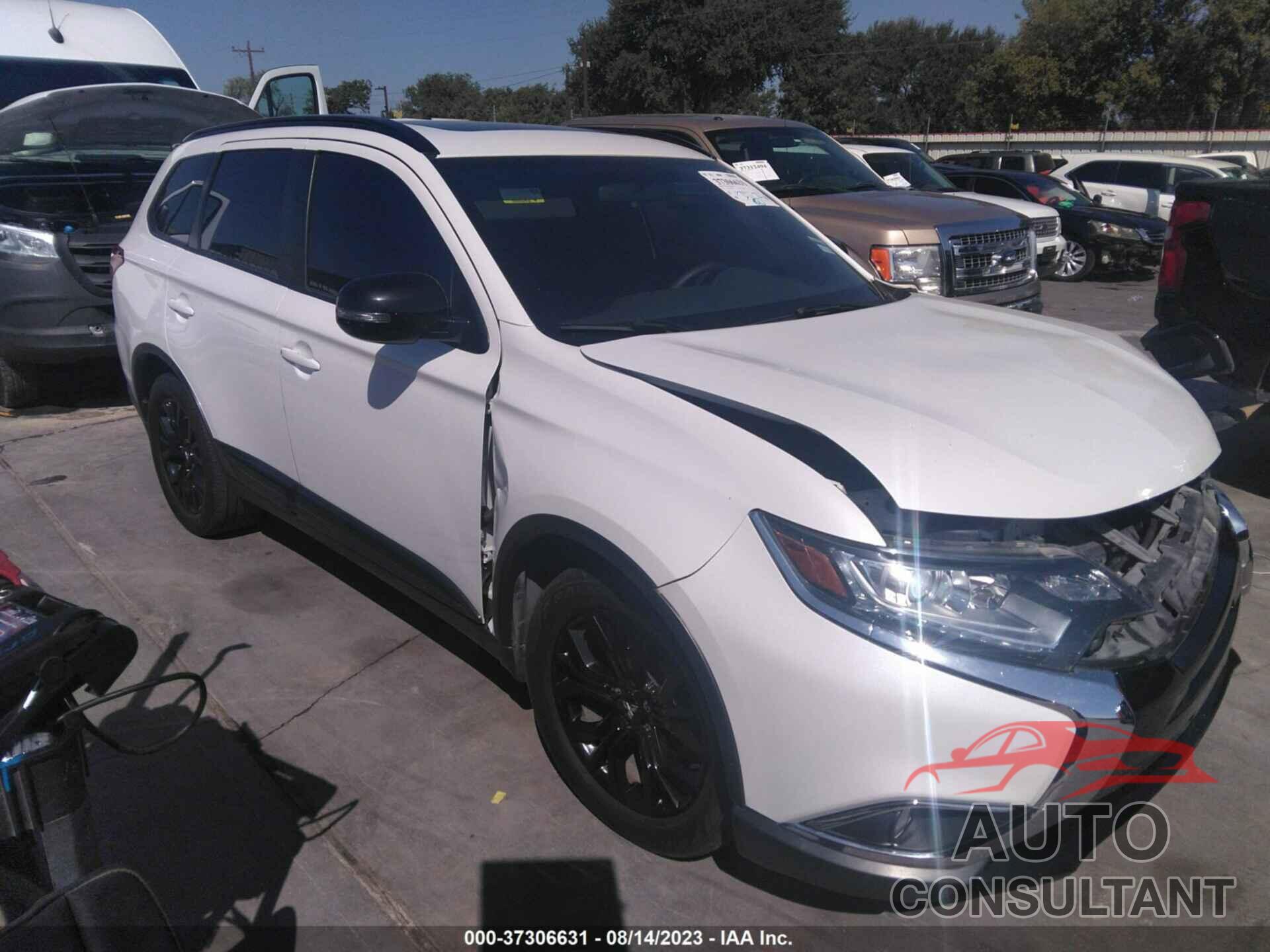 MITSUBISHI OUTLANDER 2018 - JA4AD3A37JZ061131