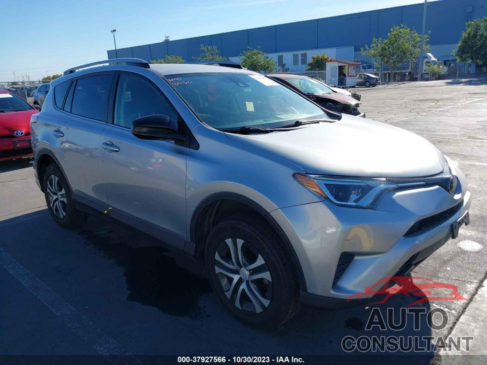 TOYOTA RAV4 2018 - JTMZFREV5JJ203718