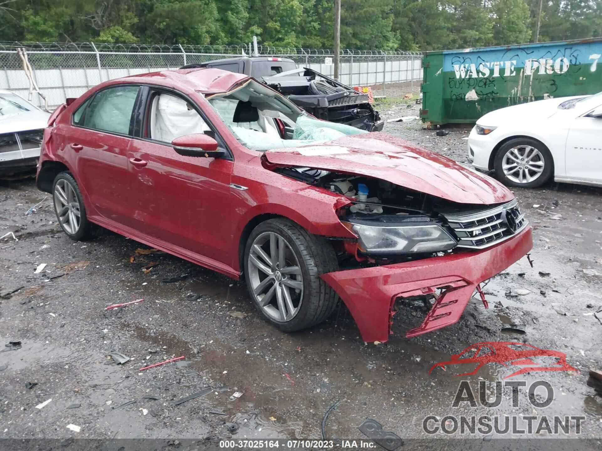 VOLKSWAGEN PASSAT 2018 - 1VWAA7A36JC006630