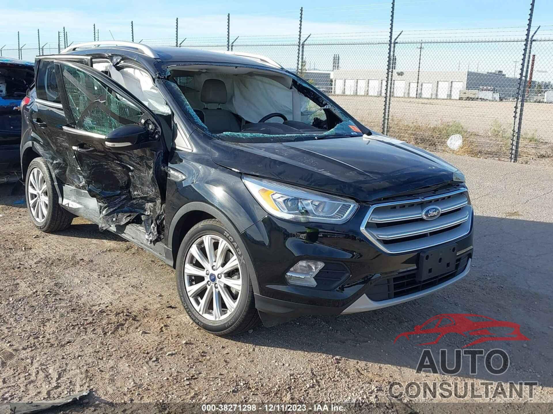FORD ESCAPE 2017 - 1FMCU9JD8HUD99506