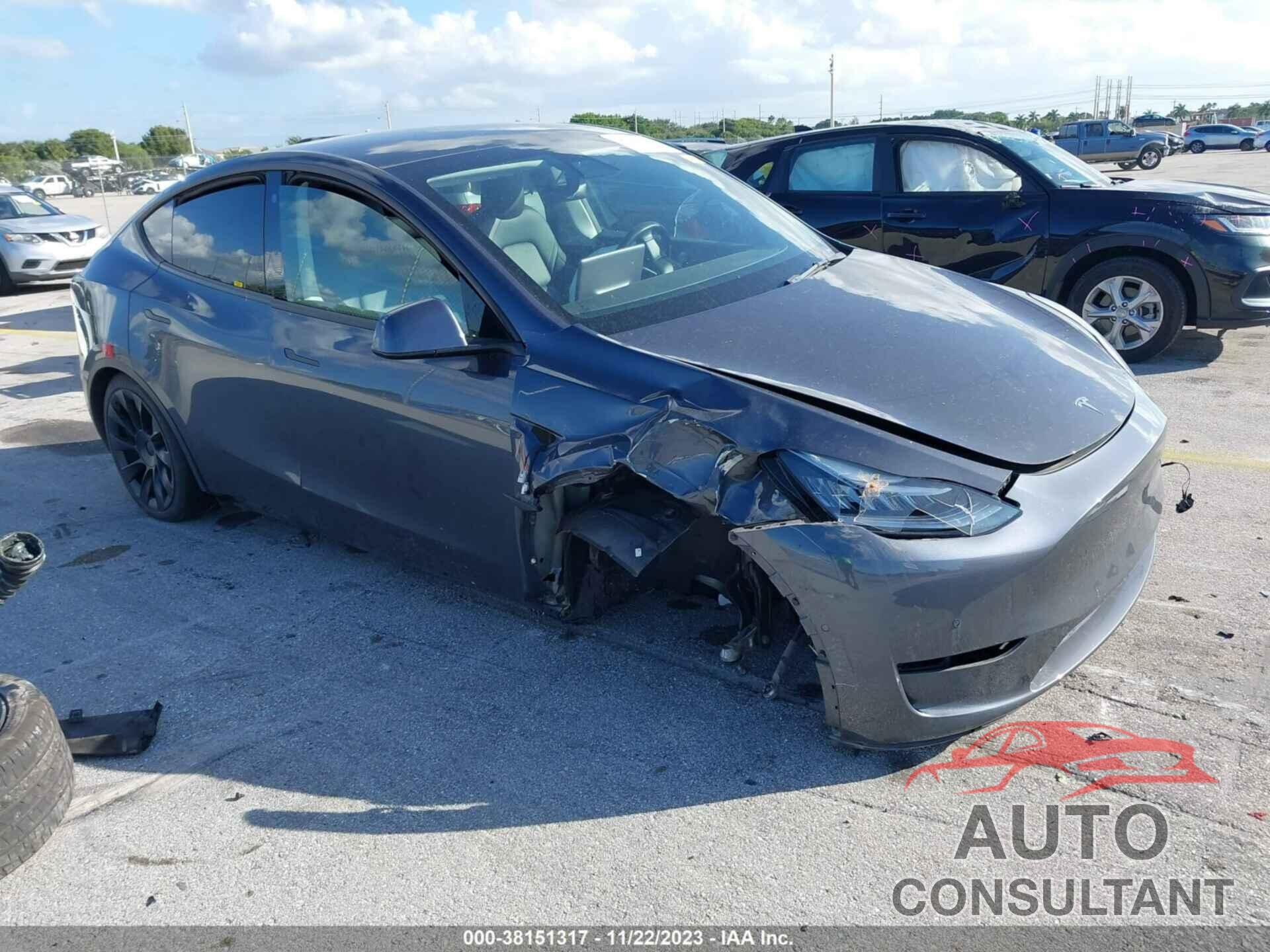TESLA MODEL Y 2021 - 5YJYGAEE9MF143609