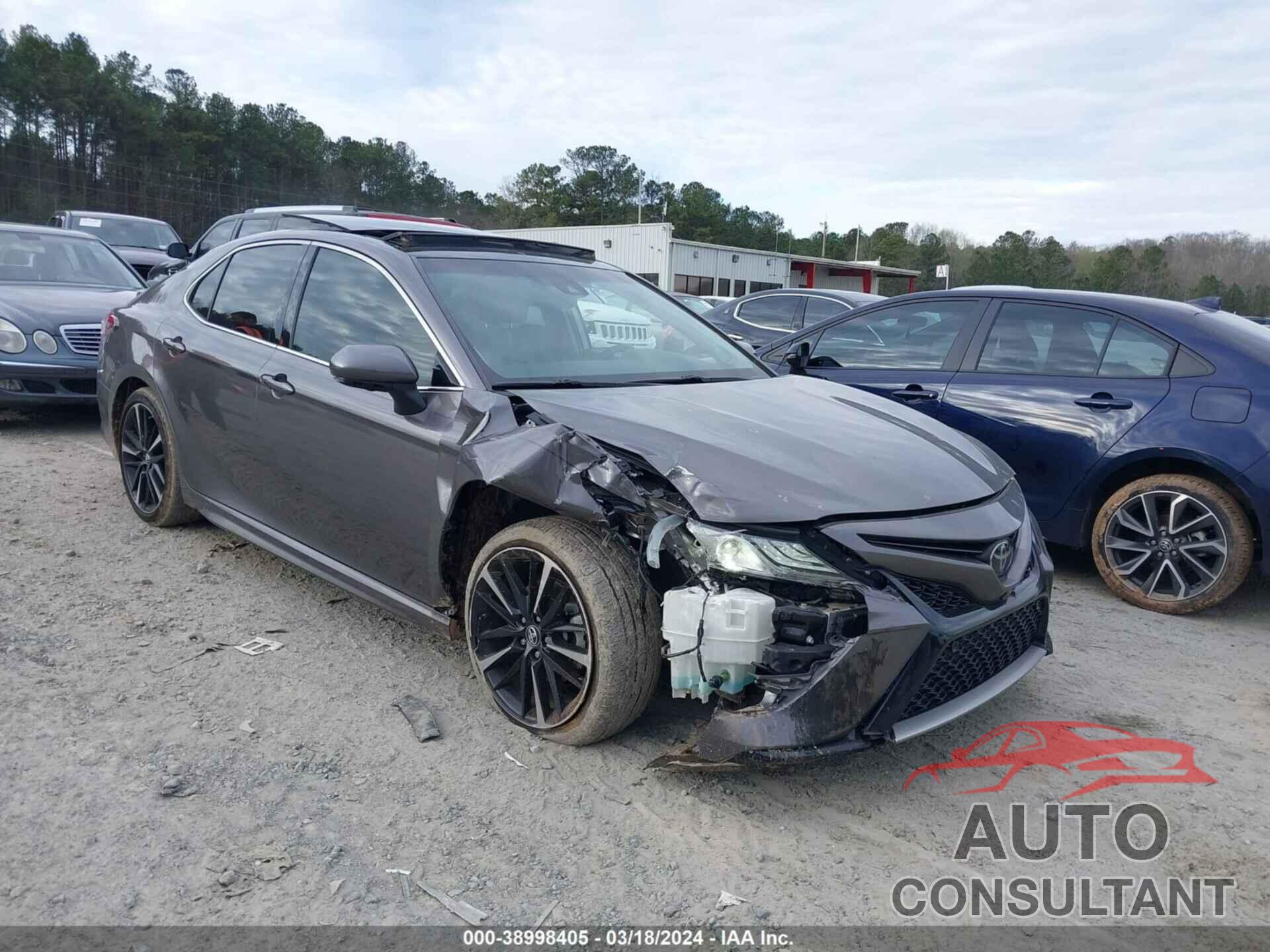 TOYOTA CAMRY 2018 - 4T1B61HK7JU147084