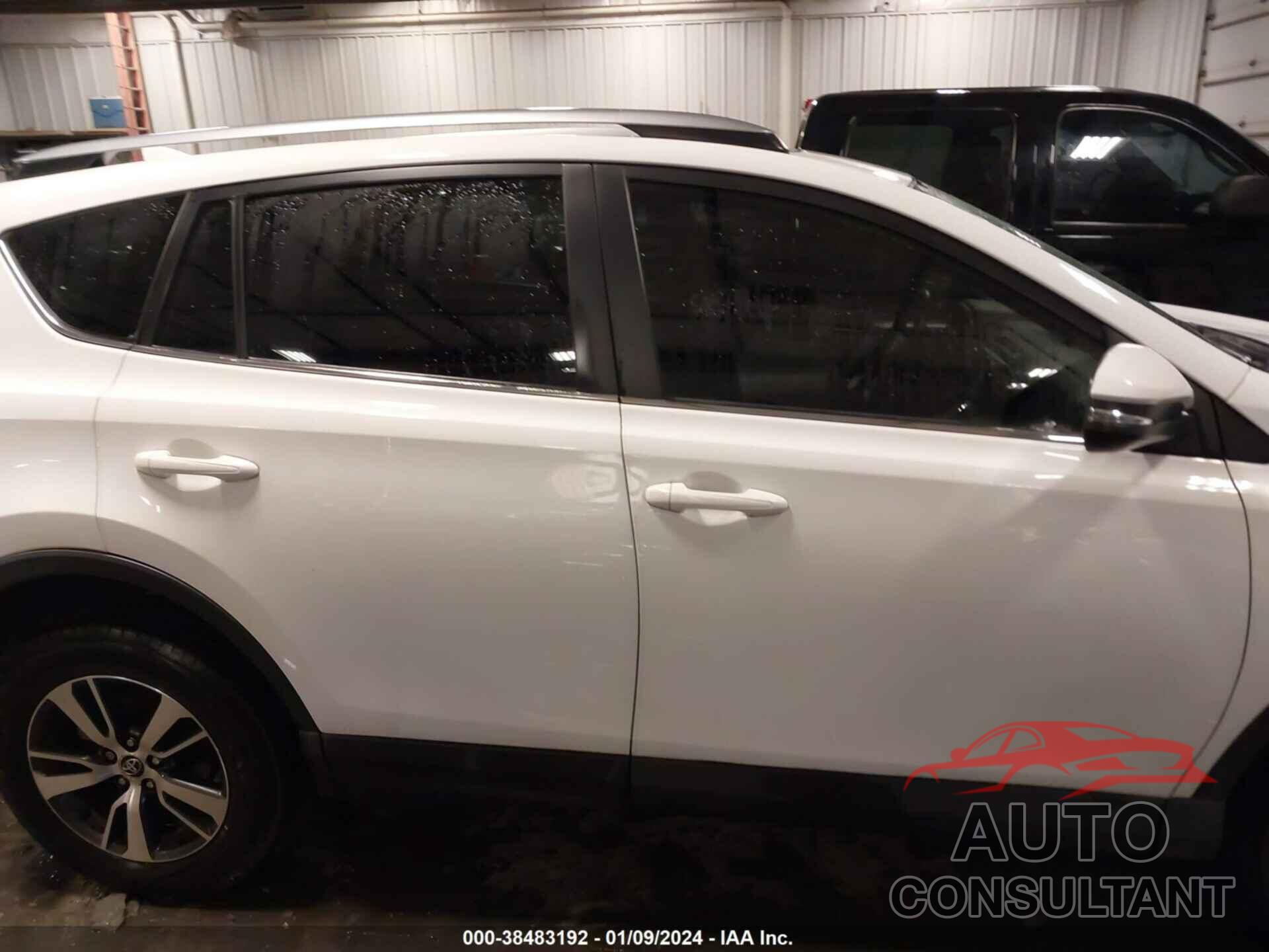 TOYOTA RAV4 2018 - JTMWFREV4JJ190771