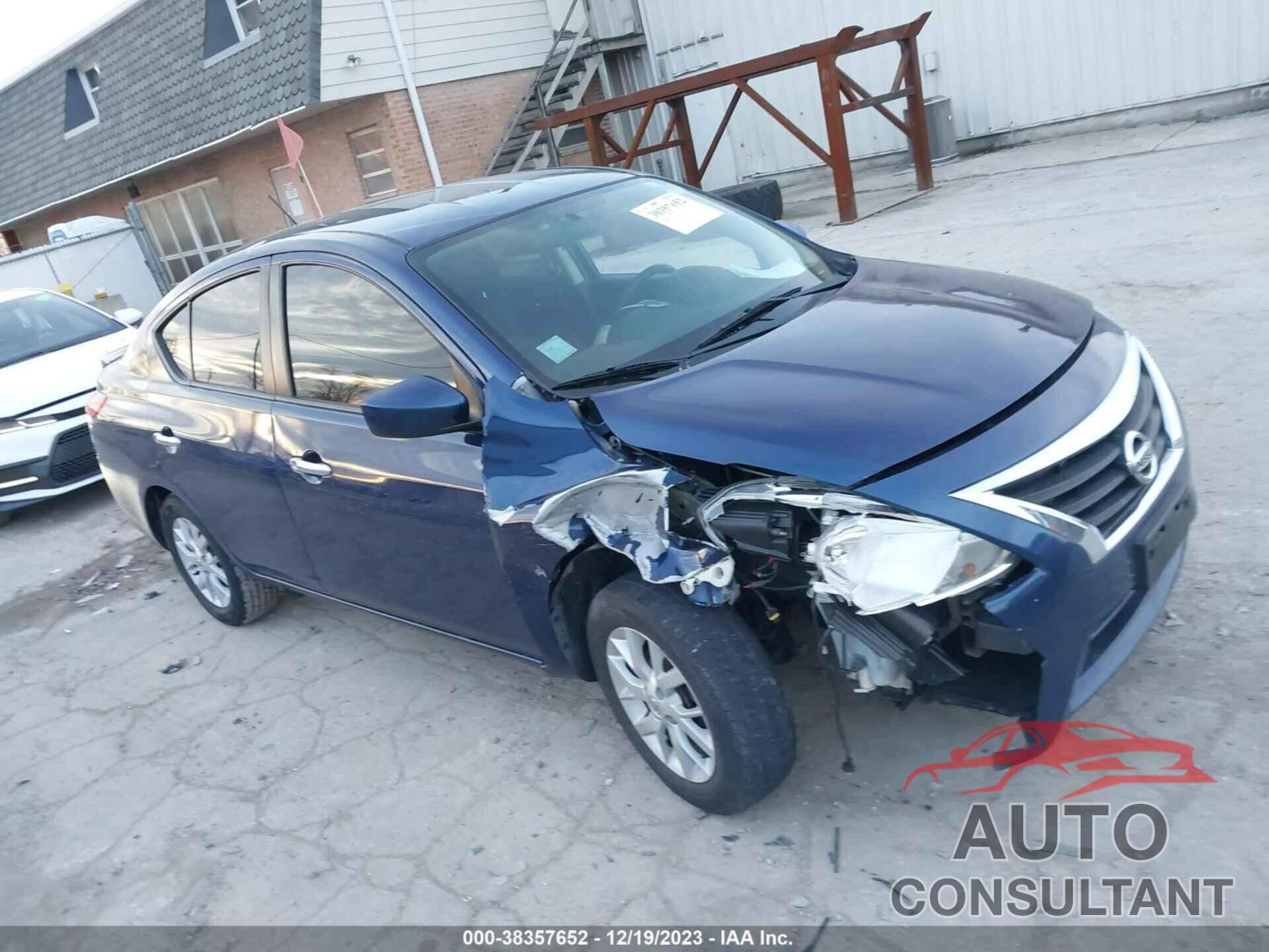 NISSAN VERSA 2018 - 3N1CN7AP8JL802287