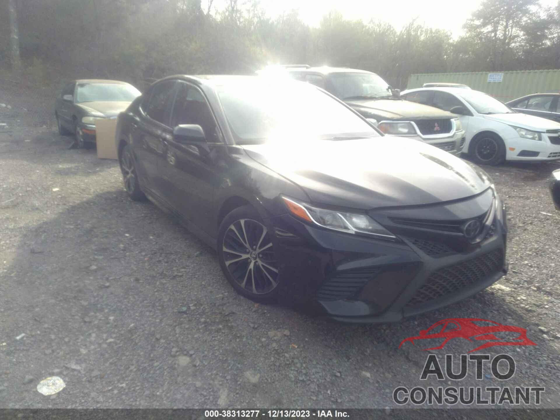 TOYOTA CAMRY 2018 - 4T1B11HK9JU592697