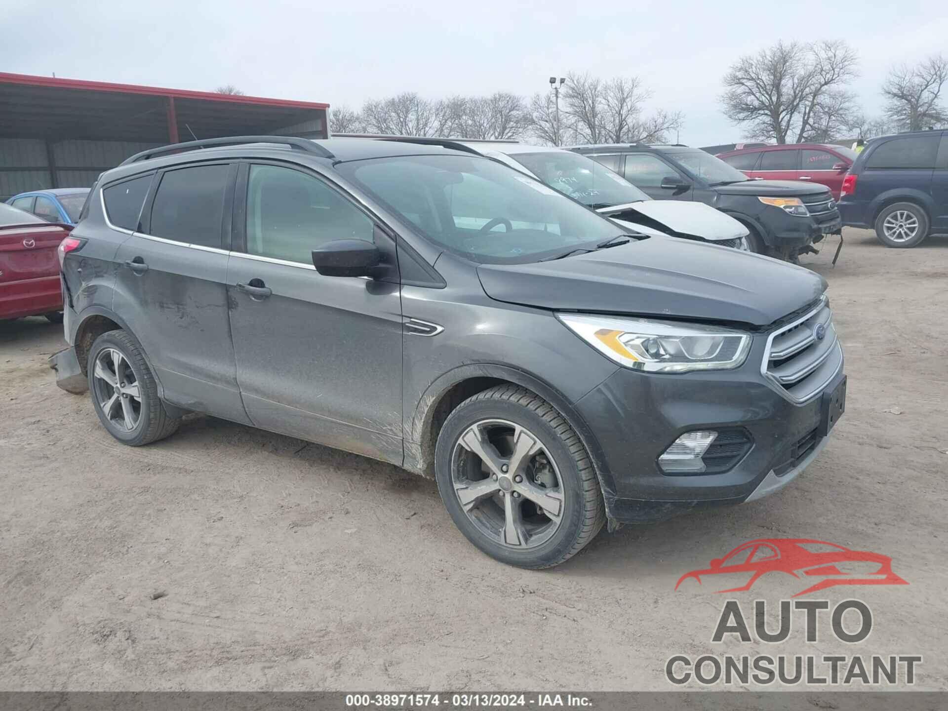 FORD ESCAPE 2017 - 1FMCU9G96HUB80661