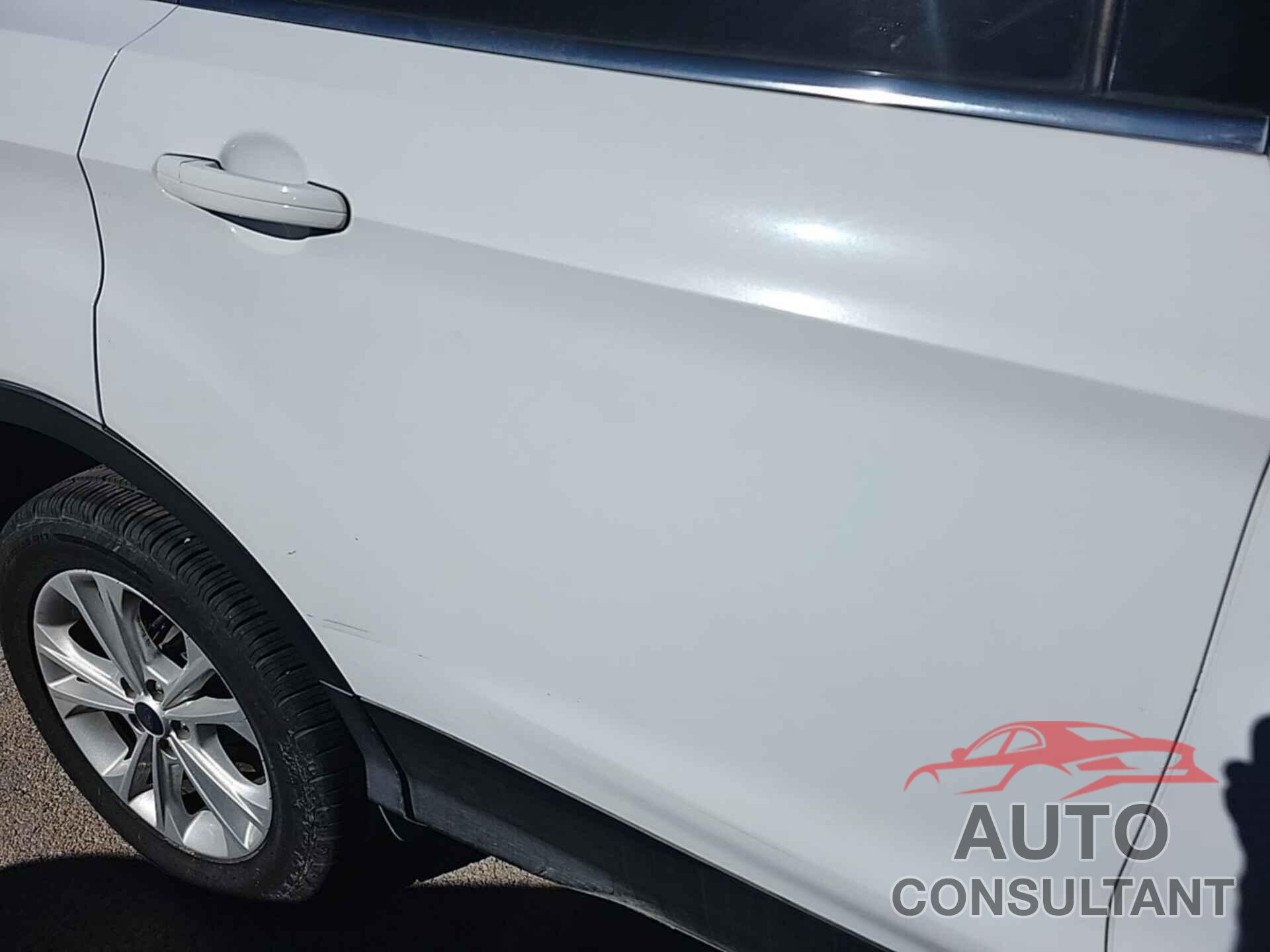 FORD ESCAPE 2018 - 1FMCU0GD2JUD31002