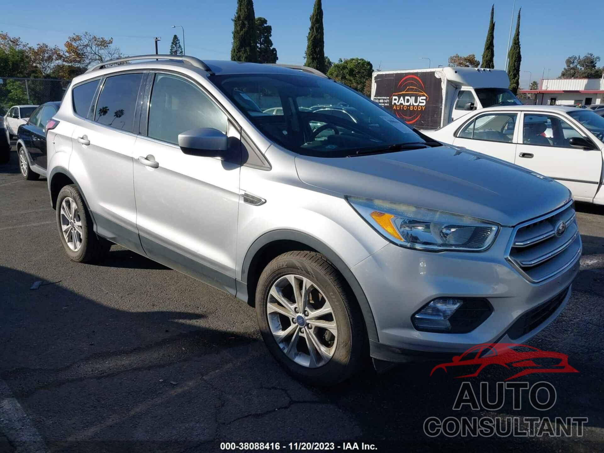 FORD ESCAPE 2018 - 1FMCU0GD2JUA43464