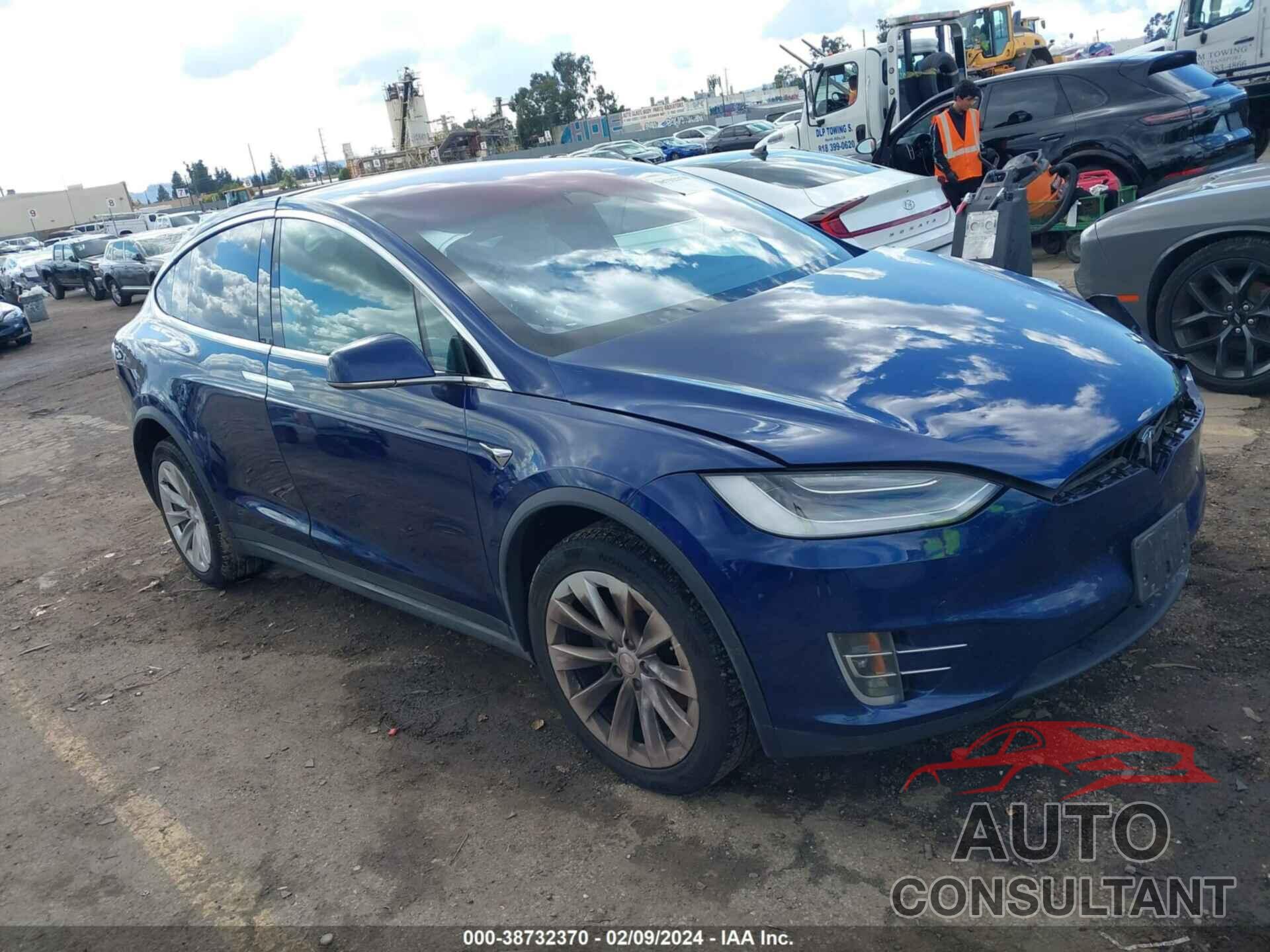 TESLA MODEL X 2020 - 5YJXCAE29LF283137