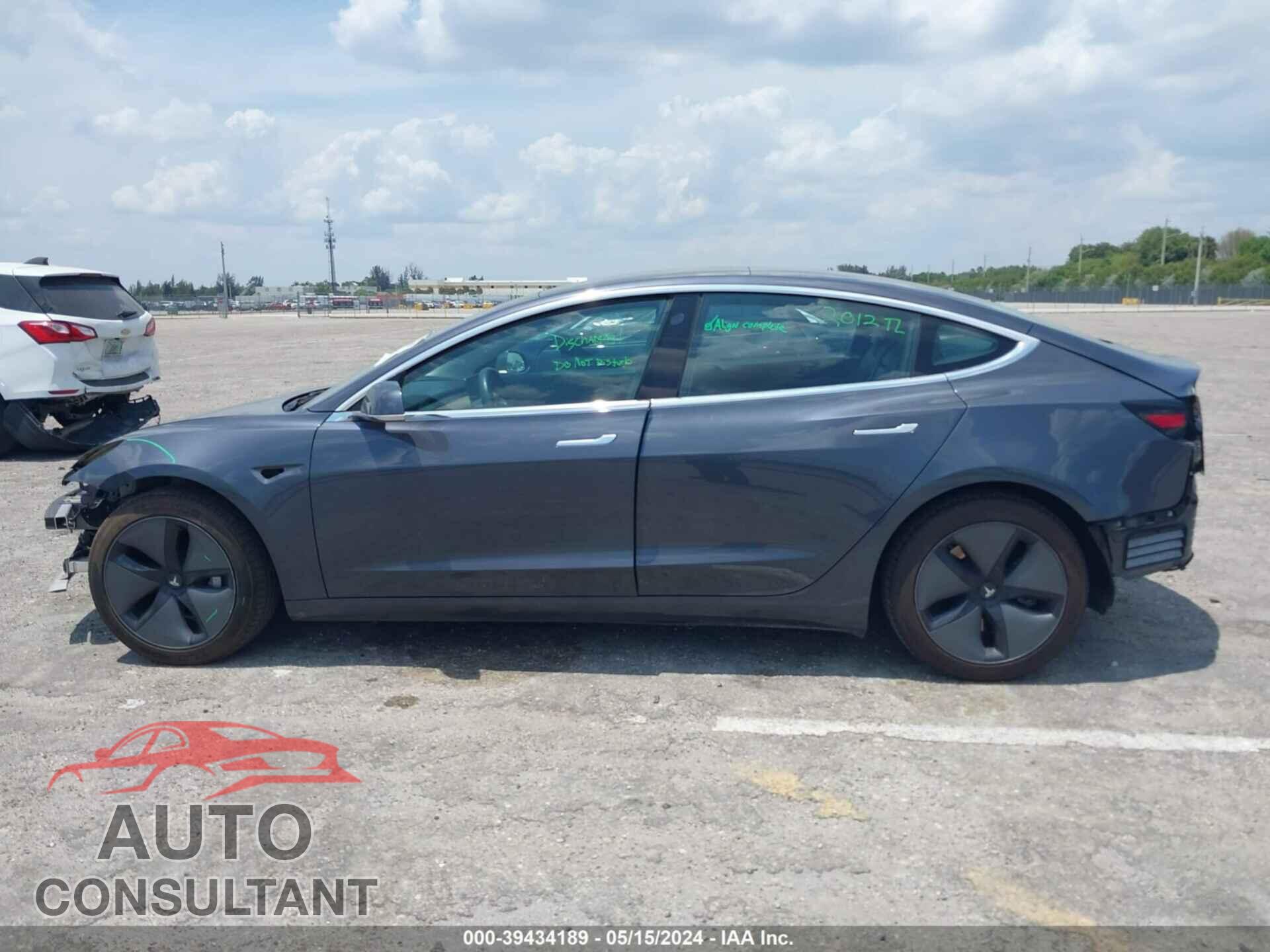 TESLA MODEL 3 2018 - 5YJ3E1EA1JF123718