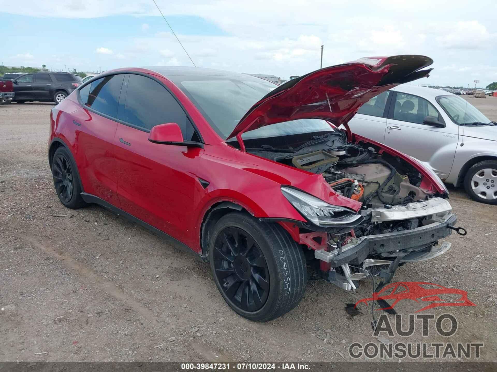 TESLA MODEL Y 2021 - 5YJYGDEE5MF065704