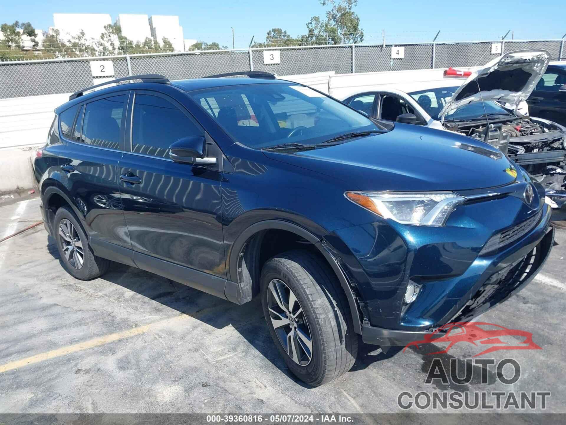 TOYOTA RAV4 2017 - JTMWFREV7HJ716630