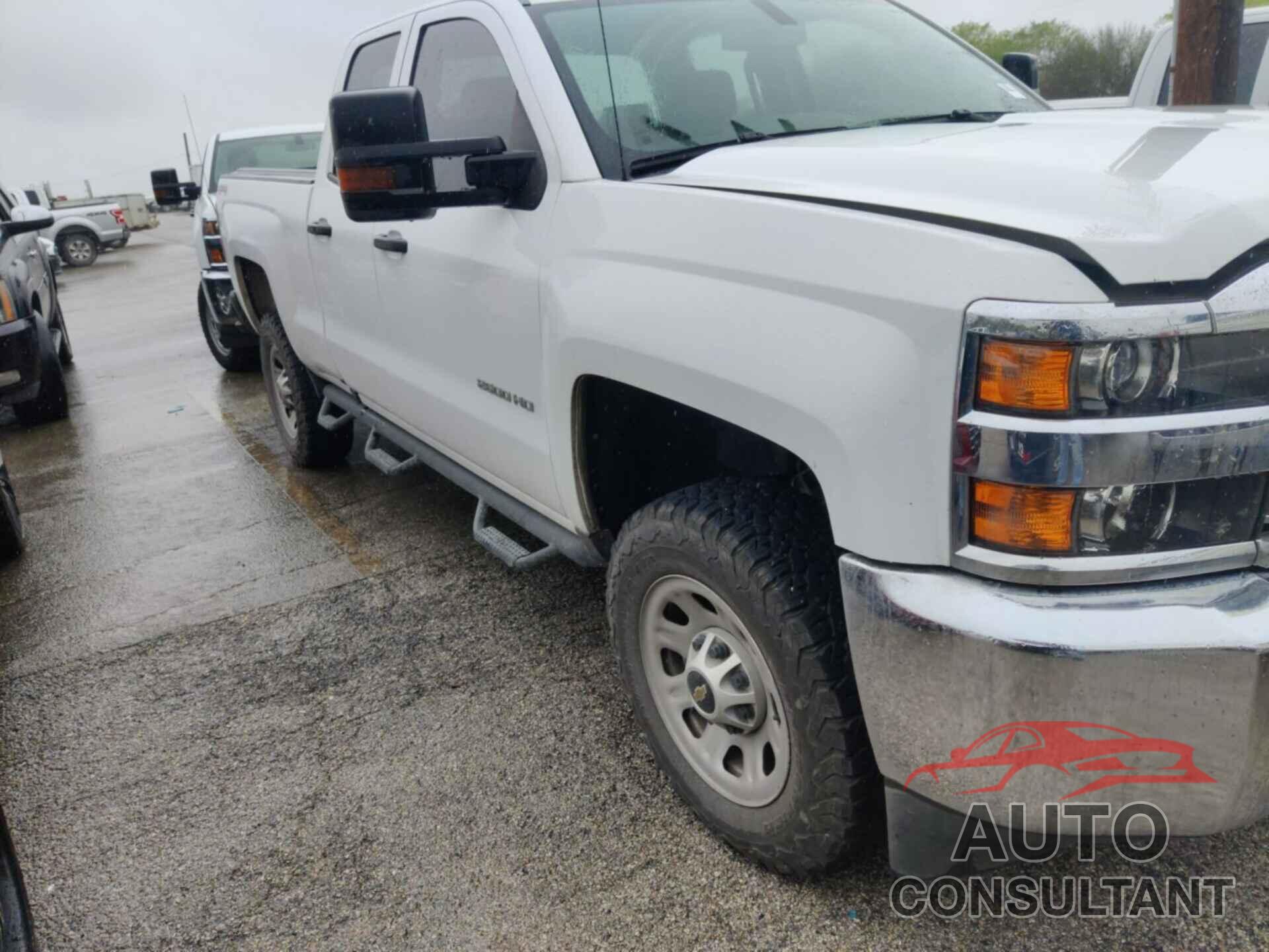 CHEVROLET SILVERADO 2500HD 2017 - 1GC2KUEG3HZ303460