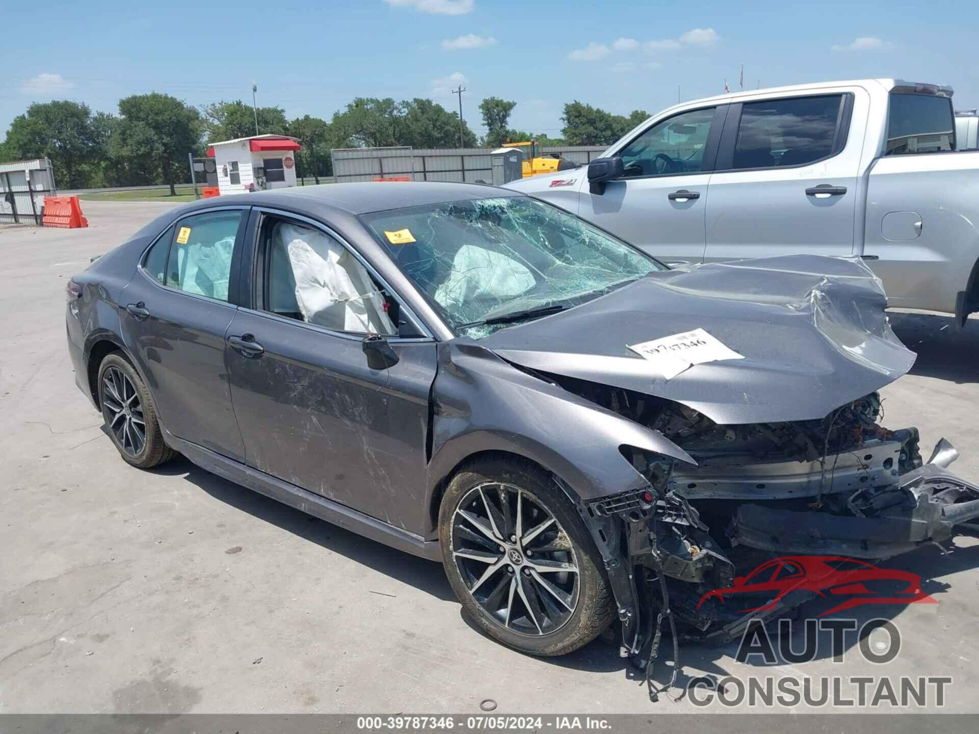 TOYOTA CAMRY 2022 - 4T1G11AK6NU075301