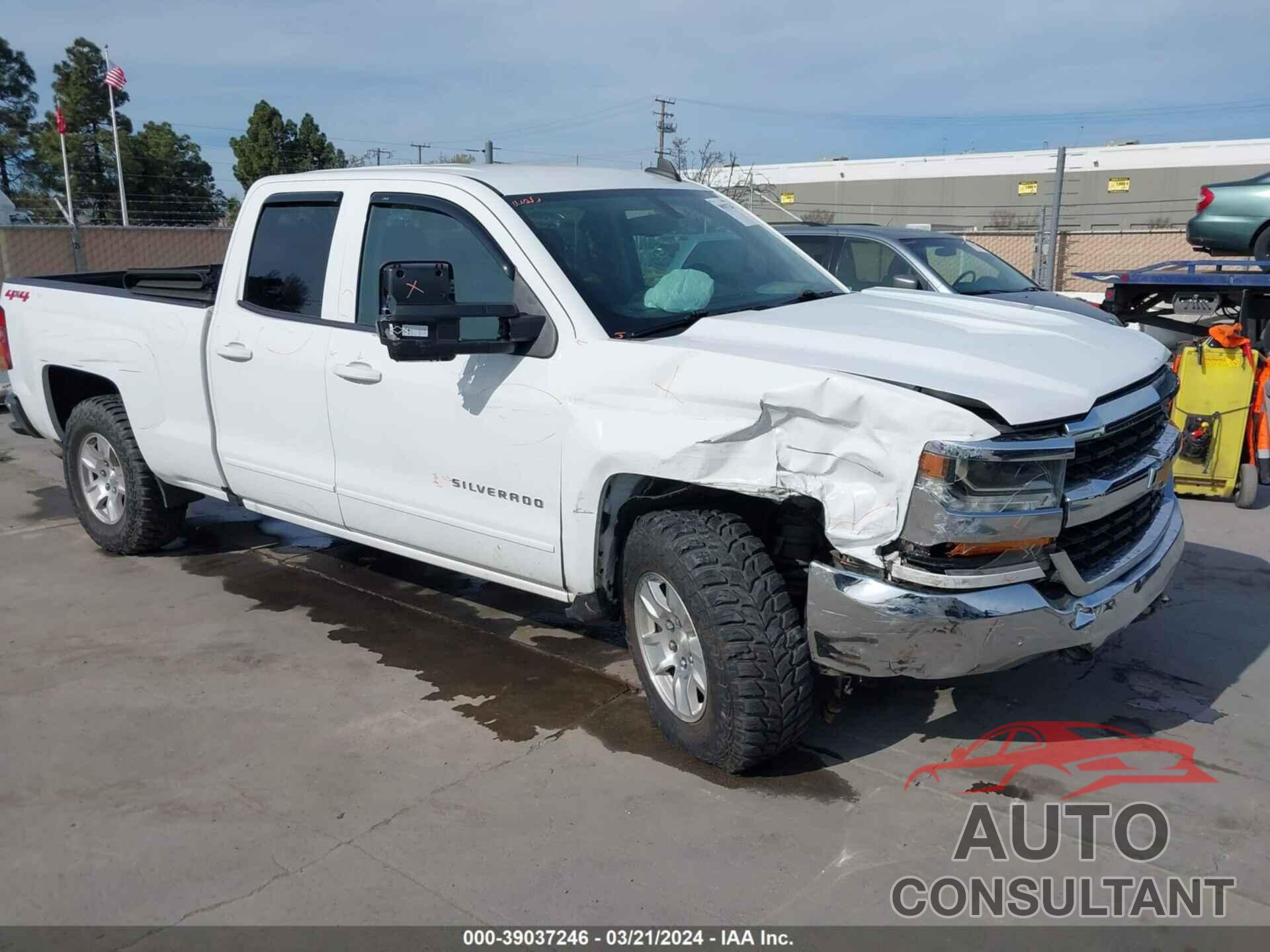 CHEVROLET SILVERADO 1500 2018 - 1GCVKREC7JZ163572