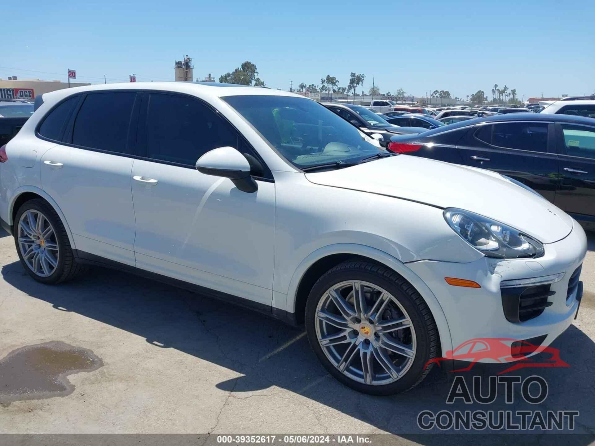 PORSCHE CAYENNE 2017 - WP1AA2A25HKA87924