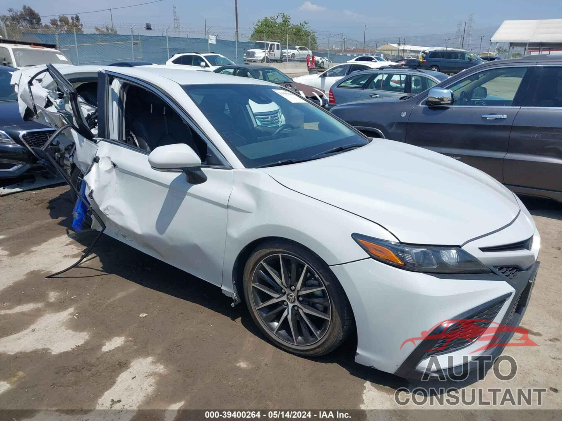 TOYOTA CAMRY 2022 - 4T1G11AKXNU061093