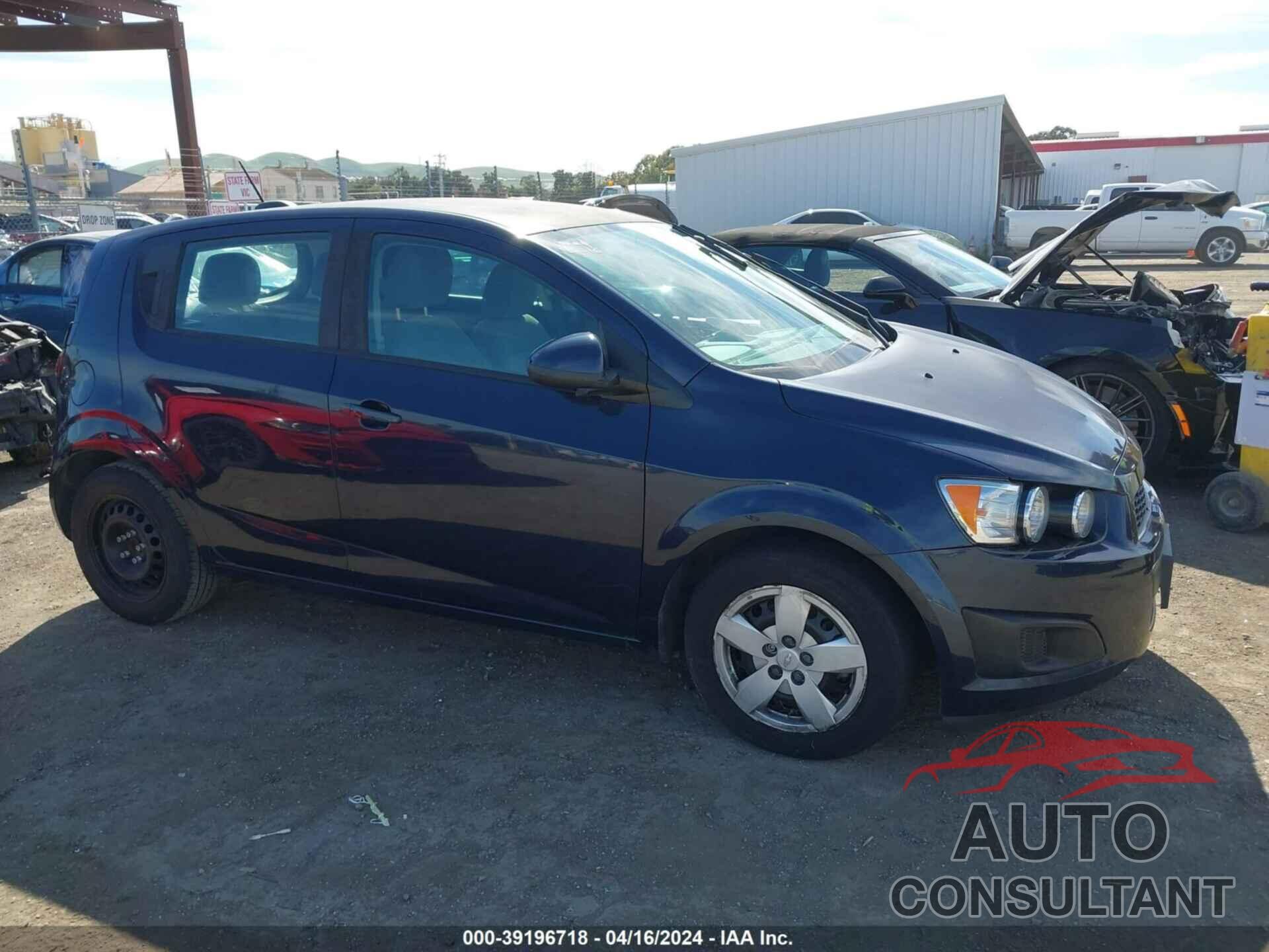 CHEVROLET SONIC 2016 - 1G1JA6SG8G4176272