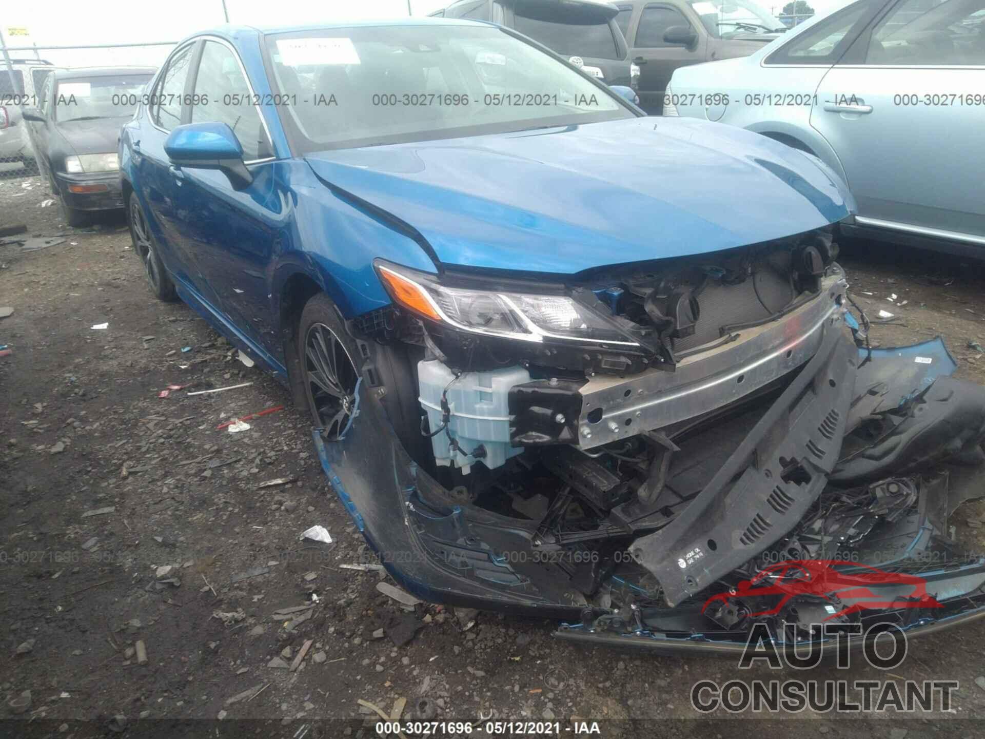 TOYOTA CAMRY 2018 - 4T1B11HK7JU111460