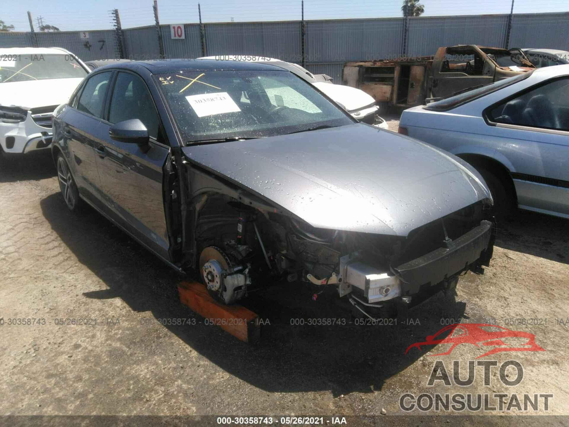 AUDI A3 SEDAN 2018 - WAUAUGFF9J1089041