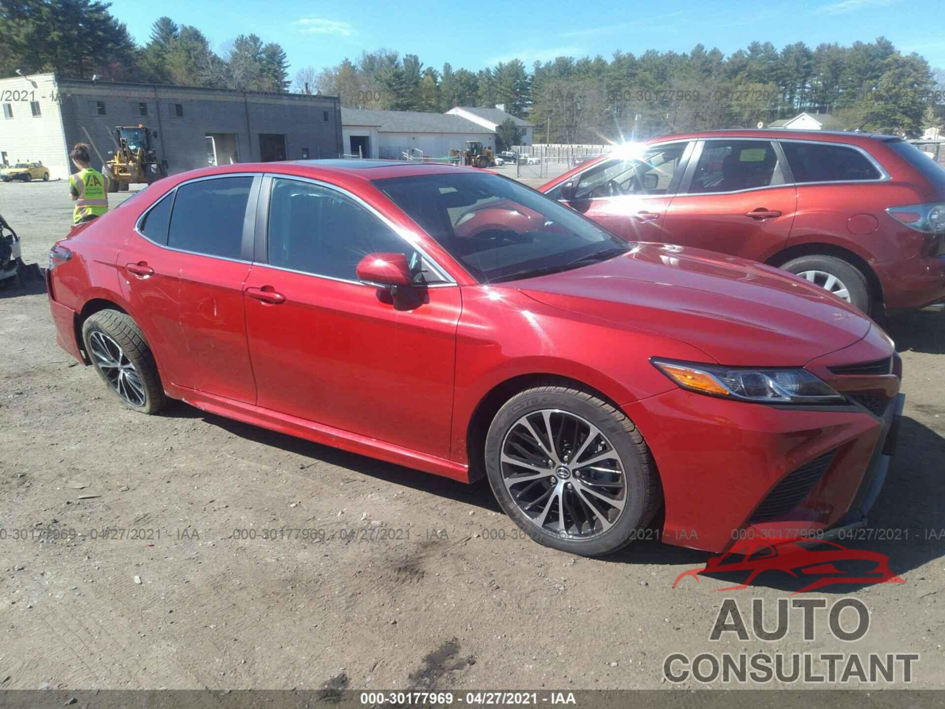 TOYOTA CAMRY 2019 - 4T1B11HK3KU259400