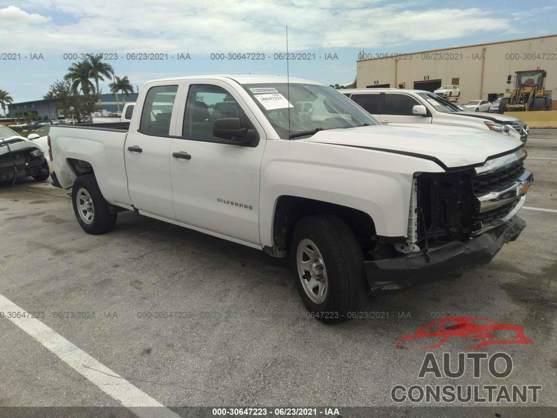 CHEVROLET SILVERADO 1500 2018 - 1GCRCNEH3JZ241901