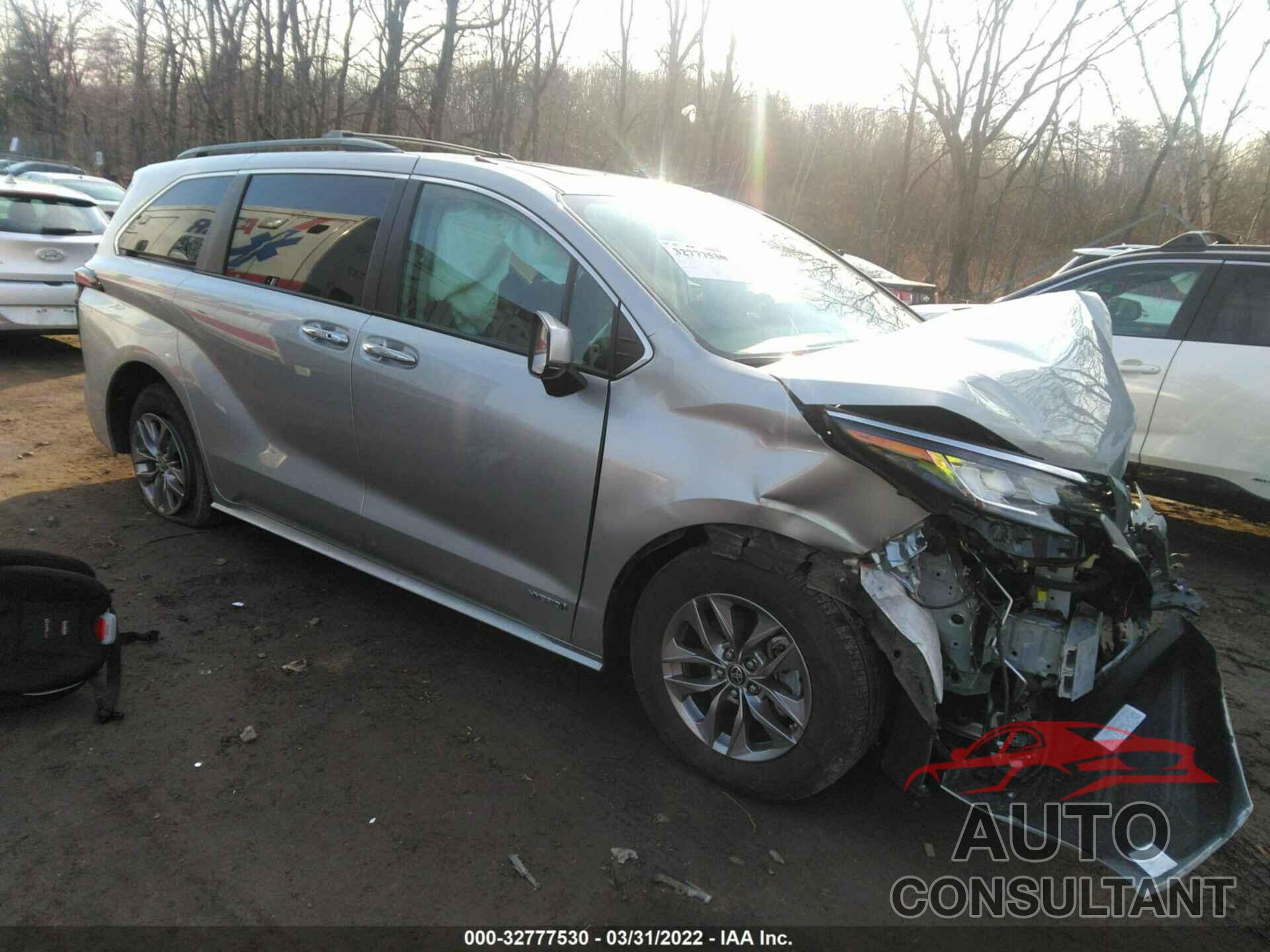 TOYOTA SIENNA 2021 - 5TDJRKEC0MS026884