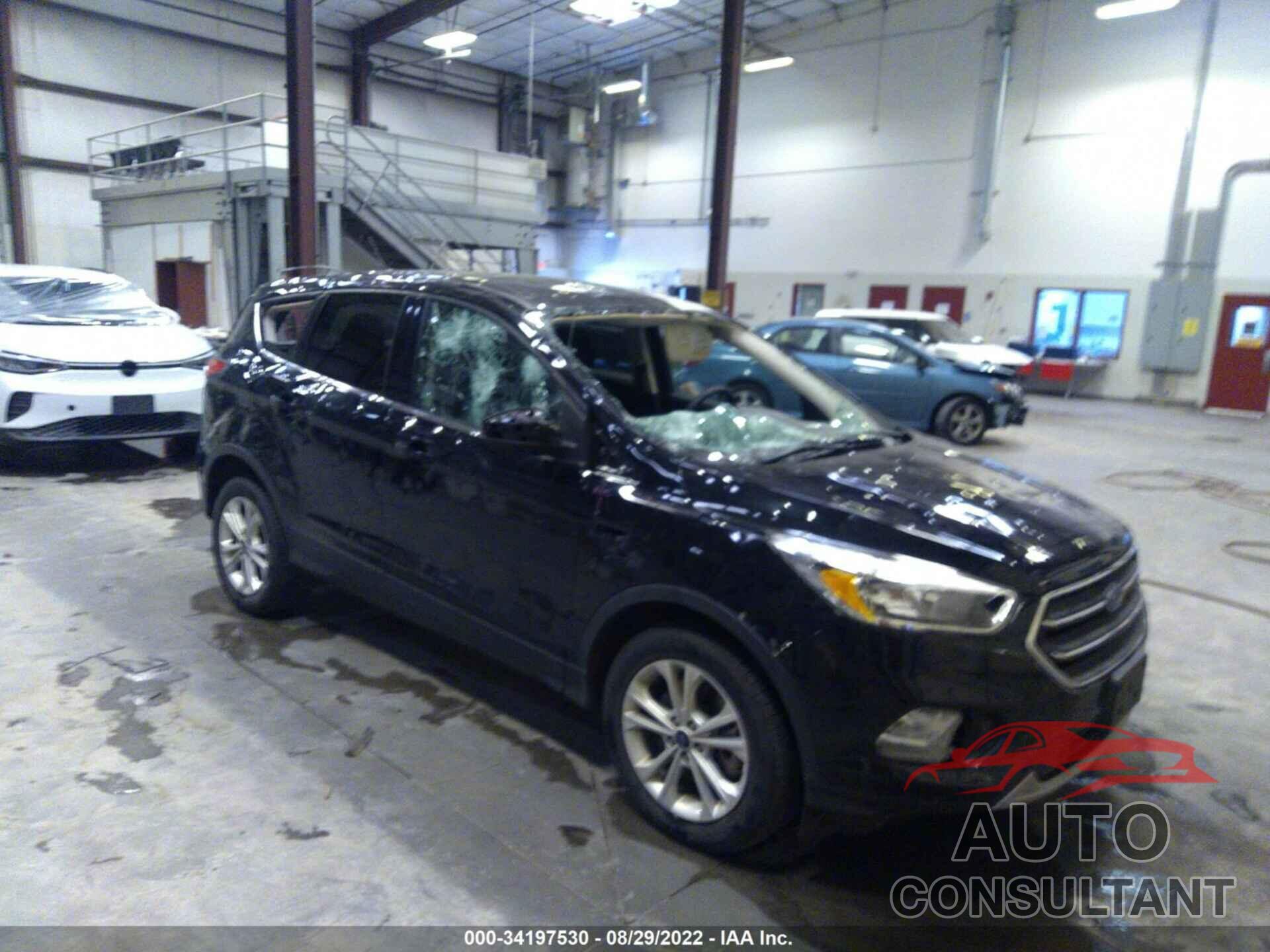 FORD ESCAPE 2017 - 1FMCU9G92HUA94215