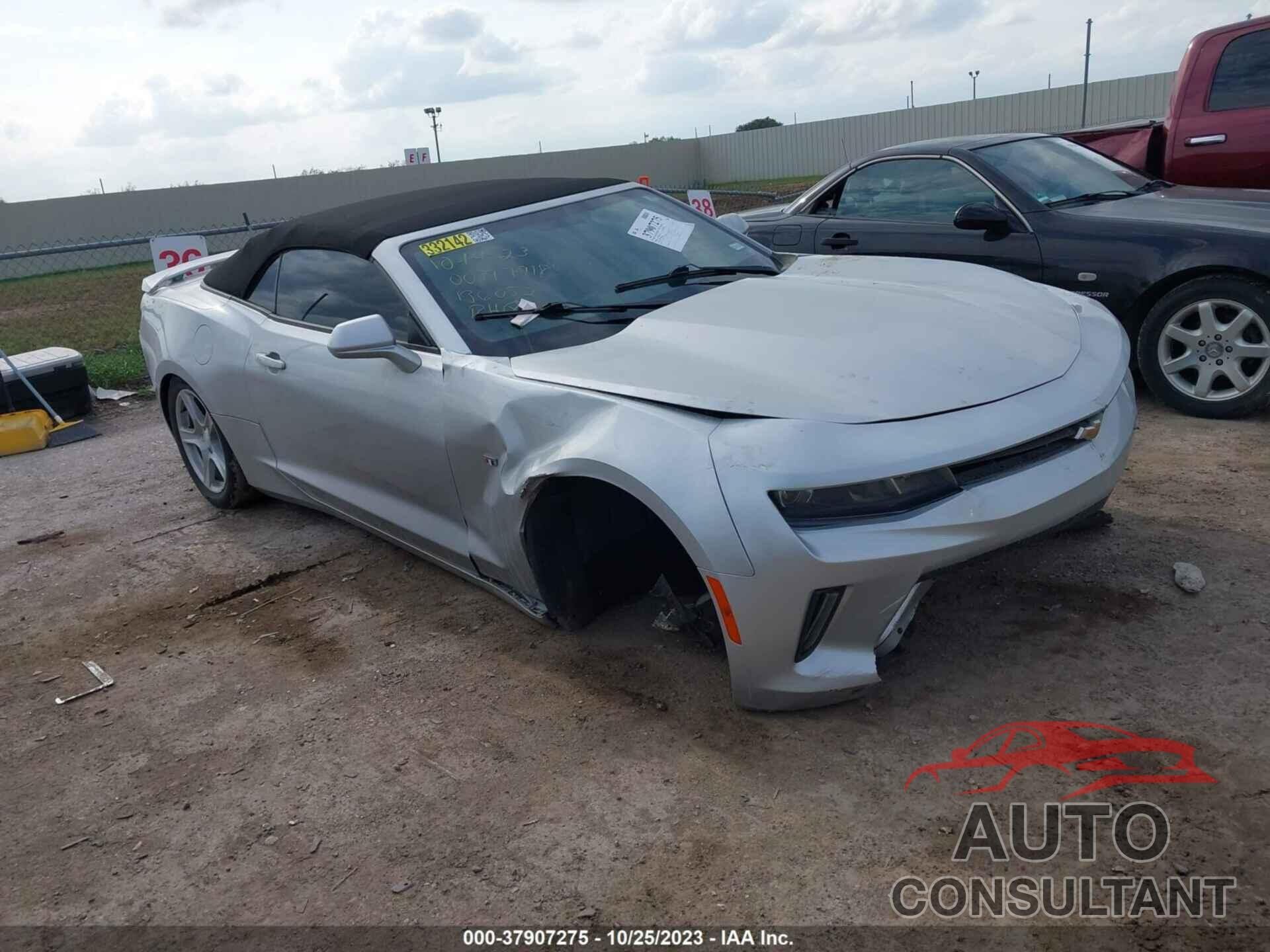 CHEVROLET CAMARO 2018 - 1G1FB3DX7J0136052