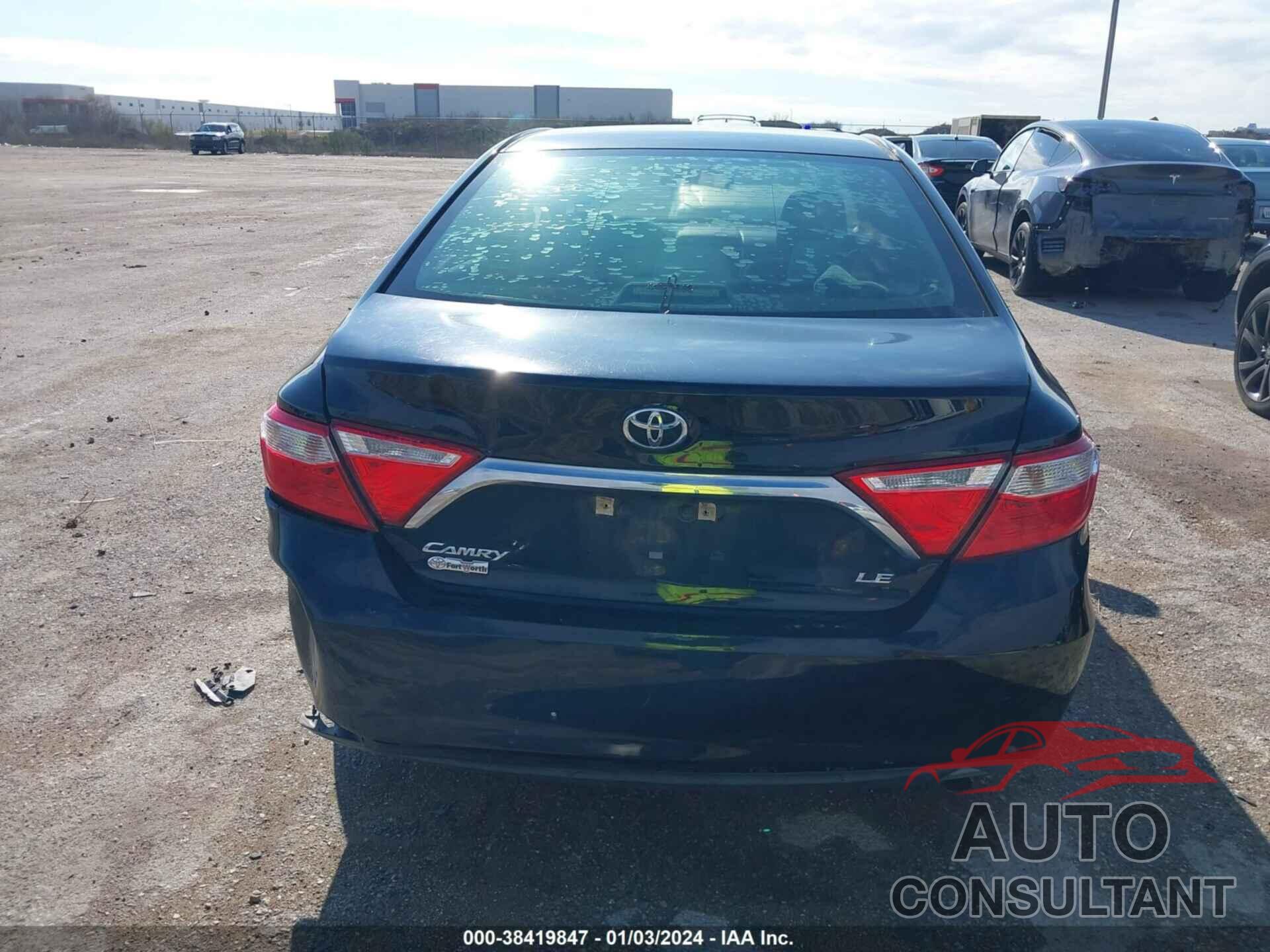 TOYOTA CAMRY 2016 - 4T4BF1FK7GR558700