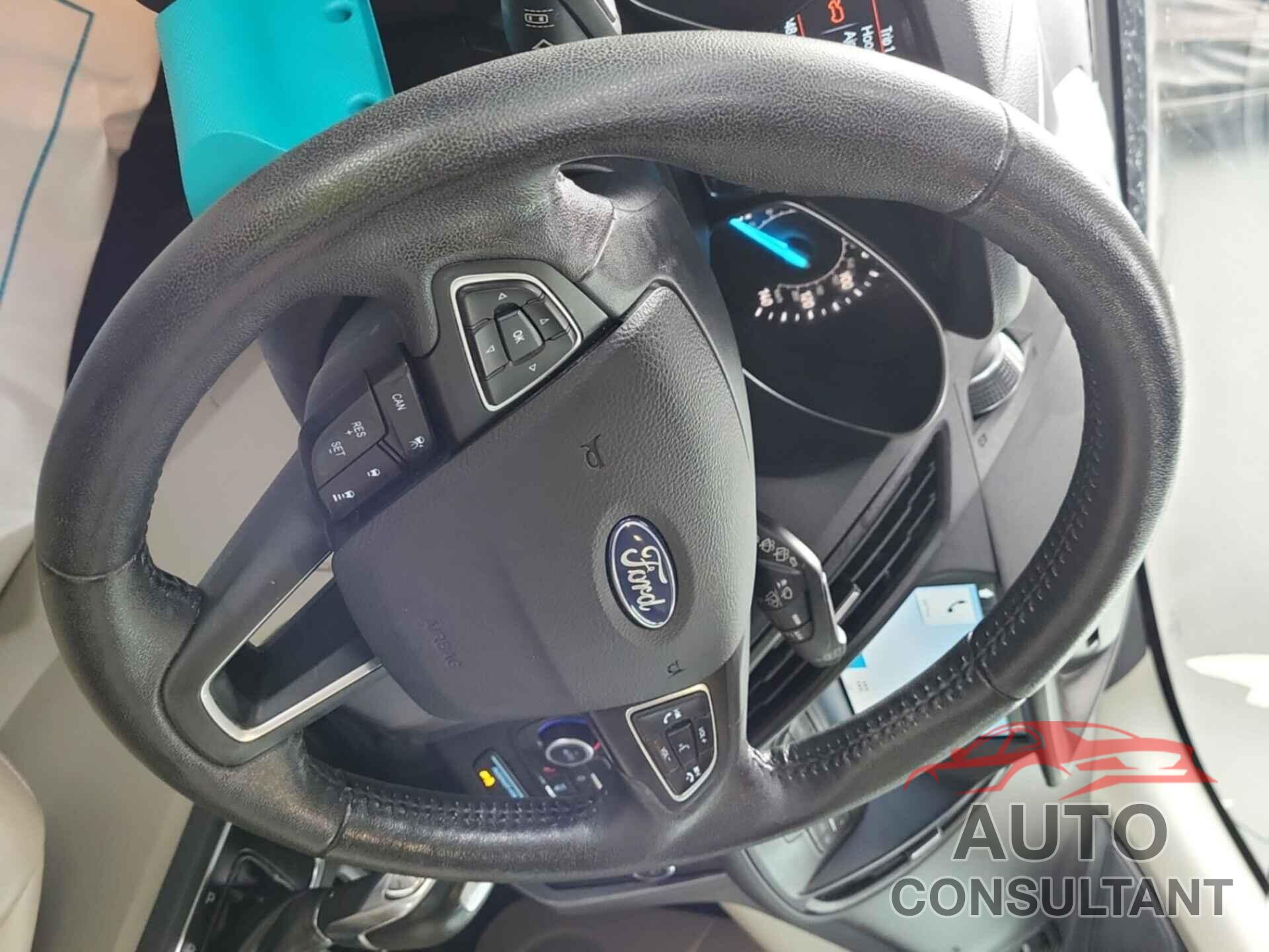 FORD ESCAPE 2018 - 1FMCU0HD3JUA75810