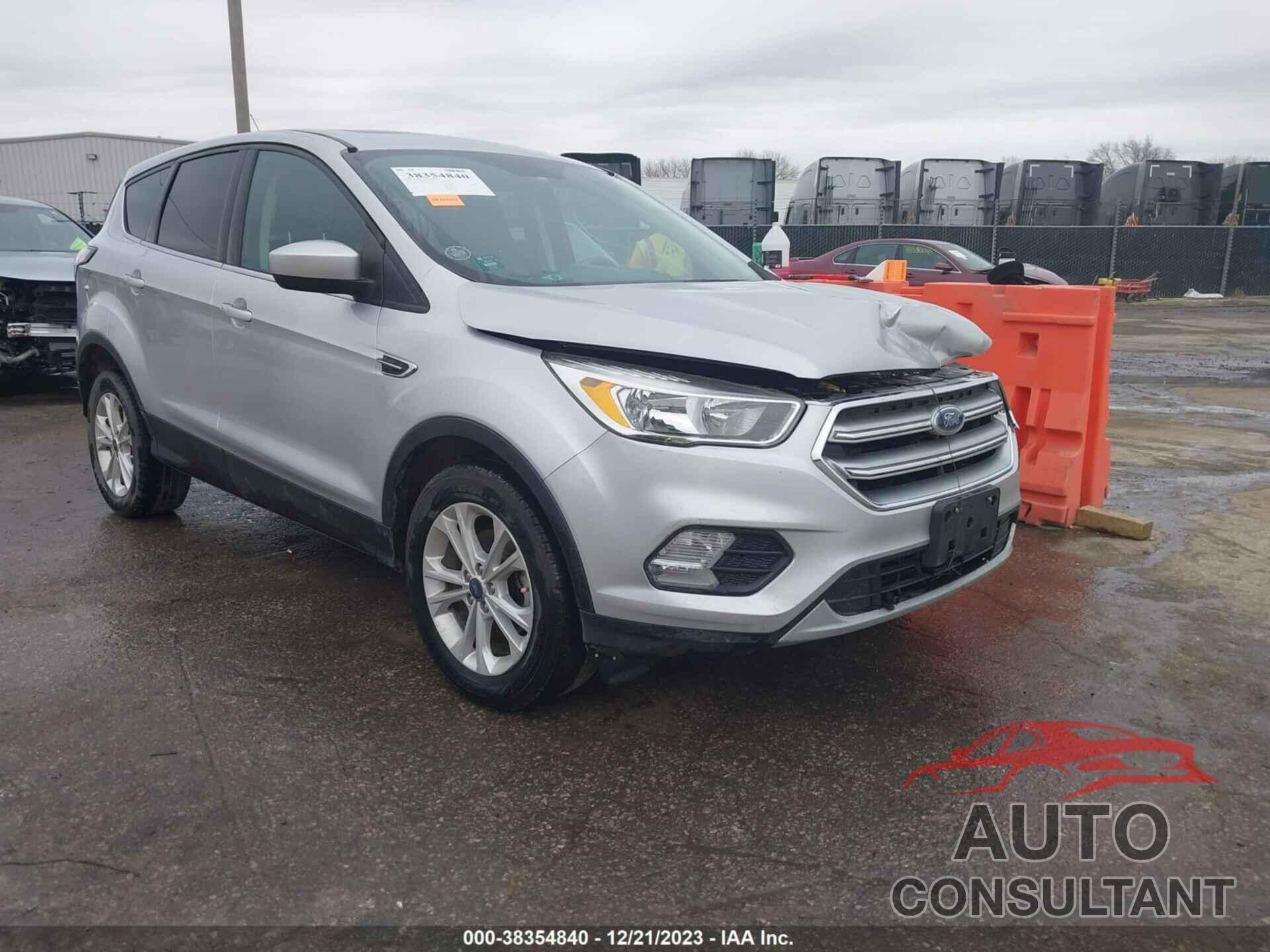 FORD ESCAPE 2017 - 1FMCU0GD6HUE08089