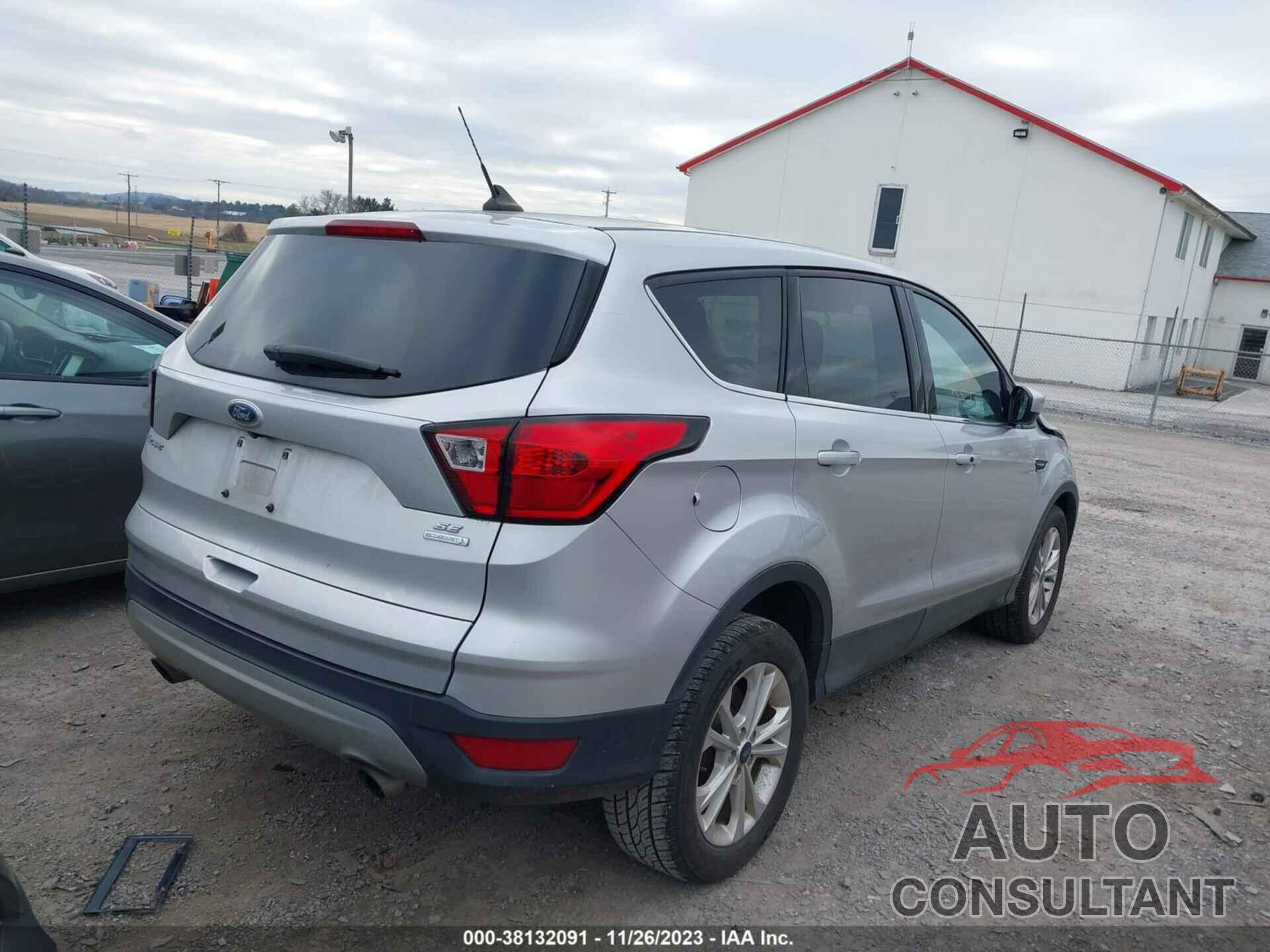 FORD ESCAPE 2019 - 1FMCU0GD8KUA17310