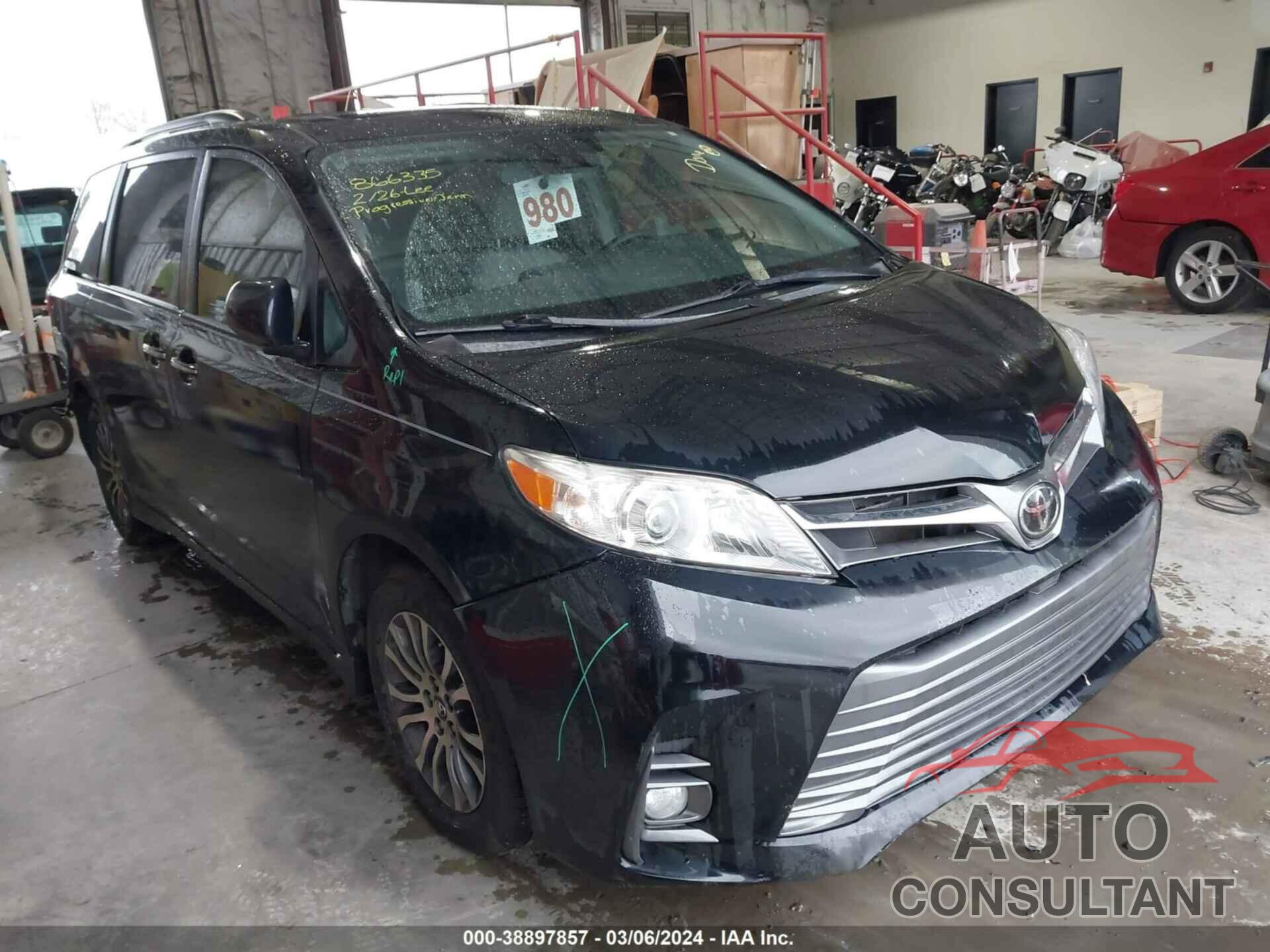 TOYOTA SIENNA 2019 - 5TDYZ3DC3KS998837