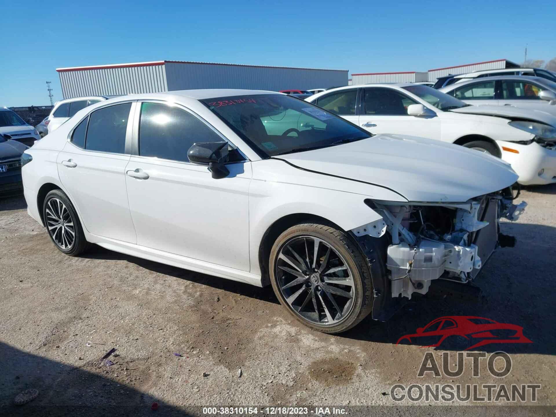 TOYOTA CAMRY 2018 - 4T1B11HK7JU150744