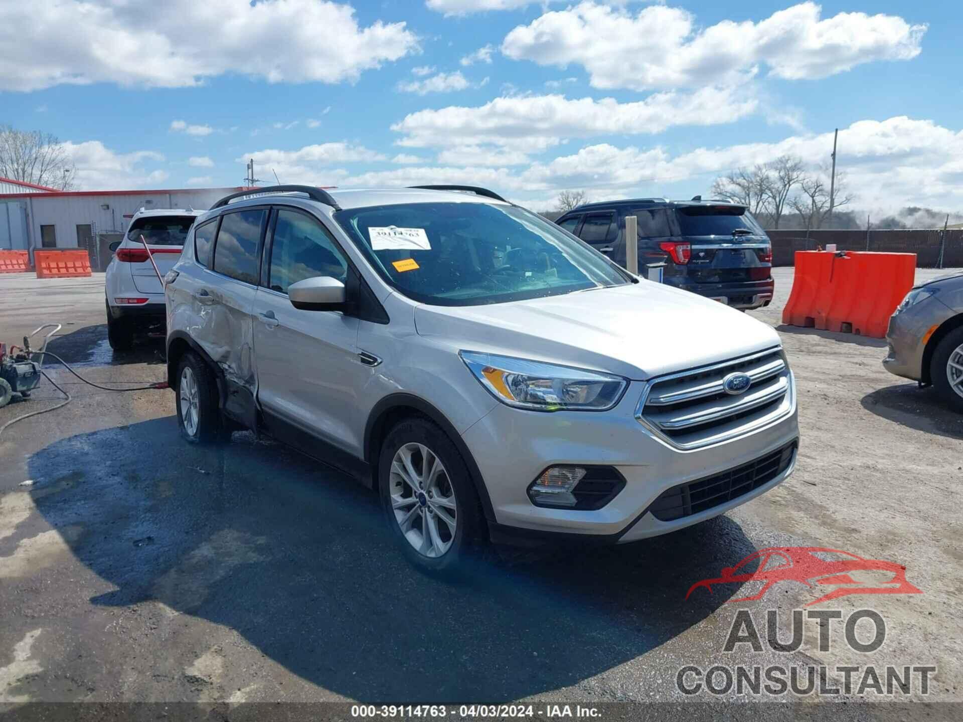 FORD ESCAPE 2018 - 1FMCU0G95JUC13604