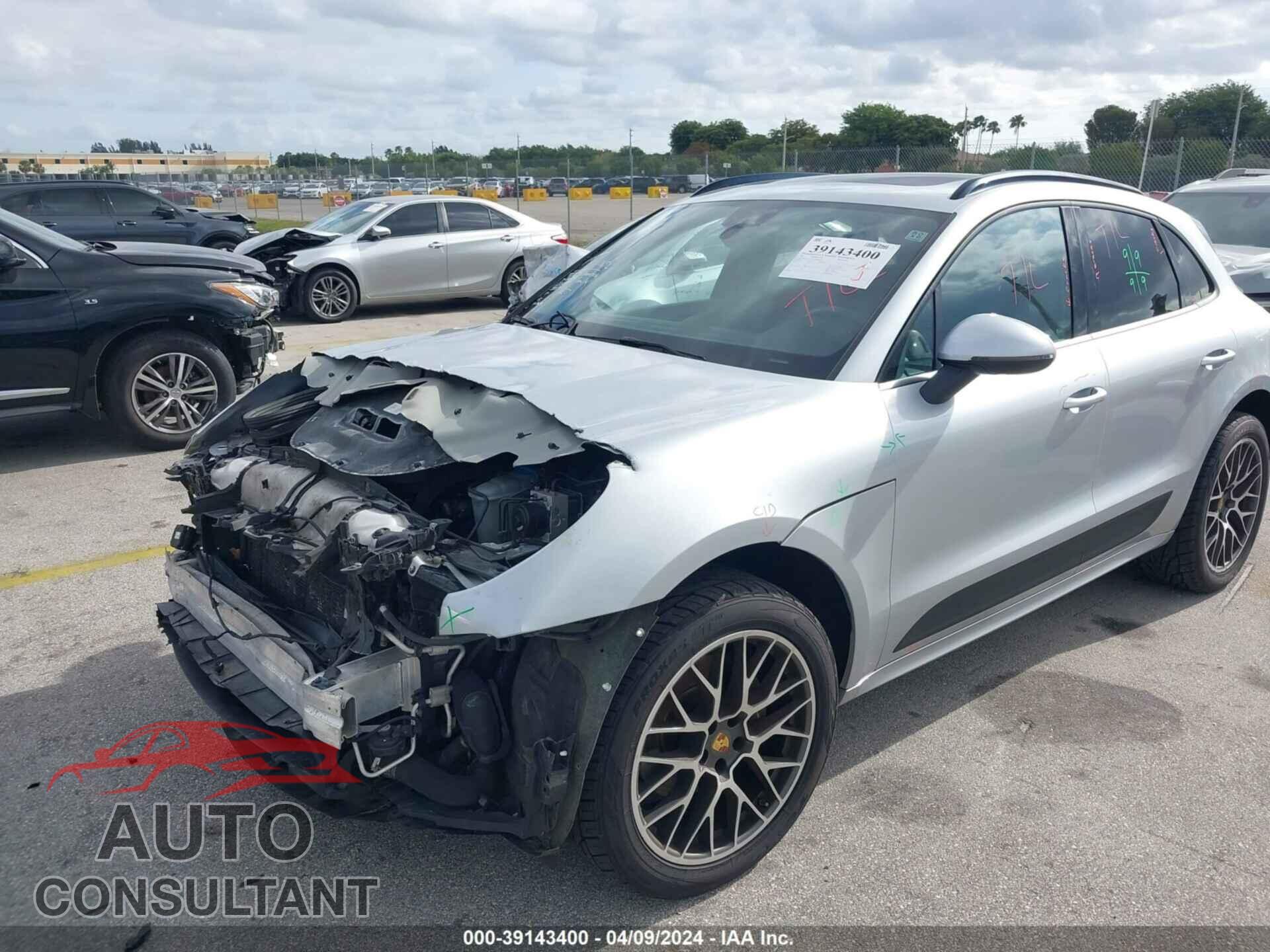 PORSCHE MACAN 2017 - WP1AA2A54HLB08489
