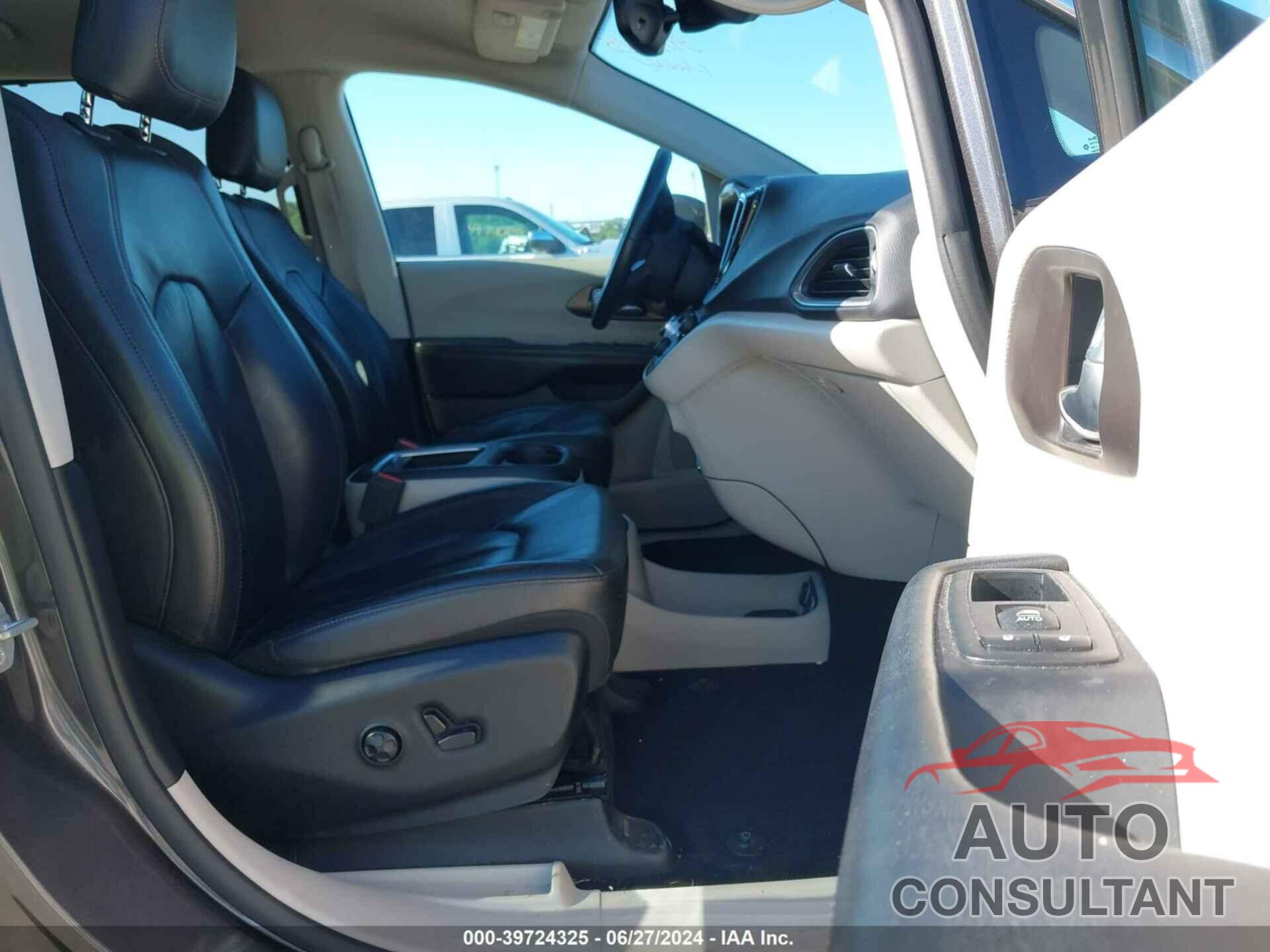 CHRYSLER PACIFICA 2017 - 2C4RC1EG9HR722370