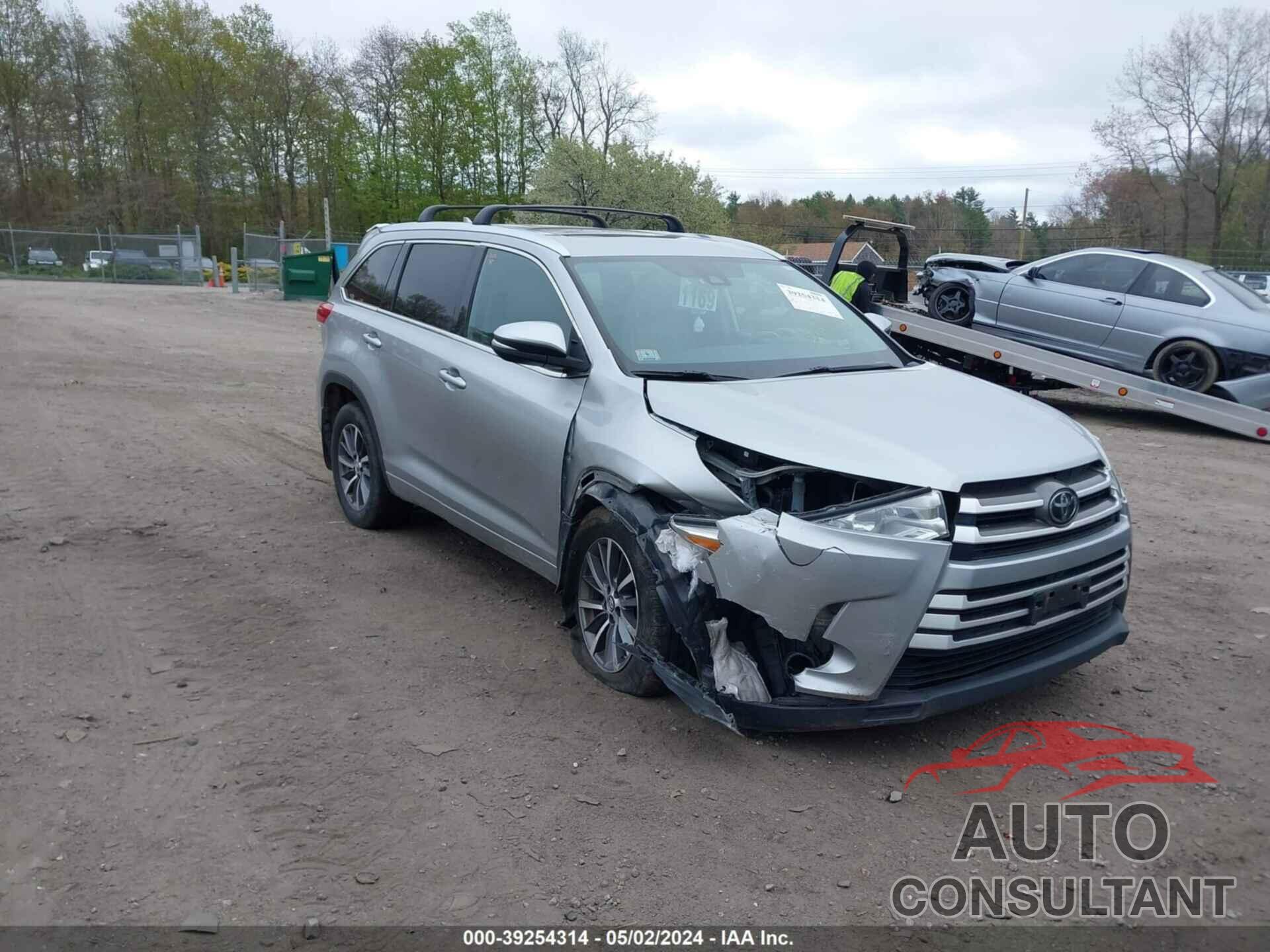 TOYOTA HIGHLANDER 2018 - 5TDJZRFH6JS554332