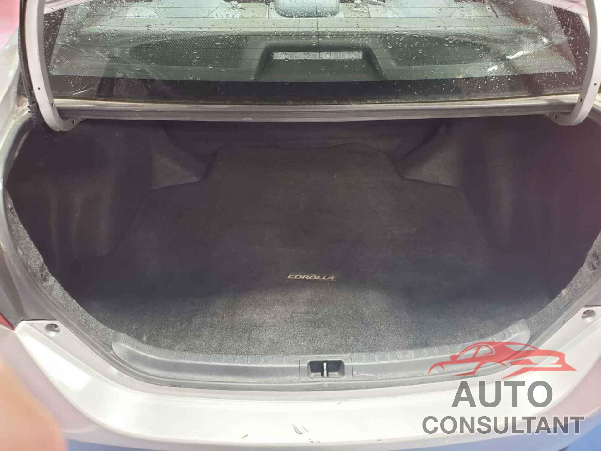 TOYOTA COROLLA 2018 - 2T1BURHE2JC094780