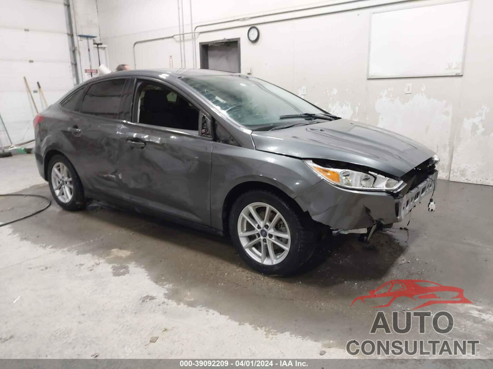 FORD FOCUS 2017 - 1FADP3F23HL246371