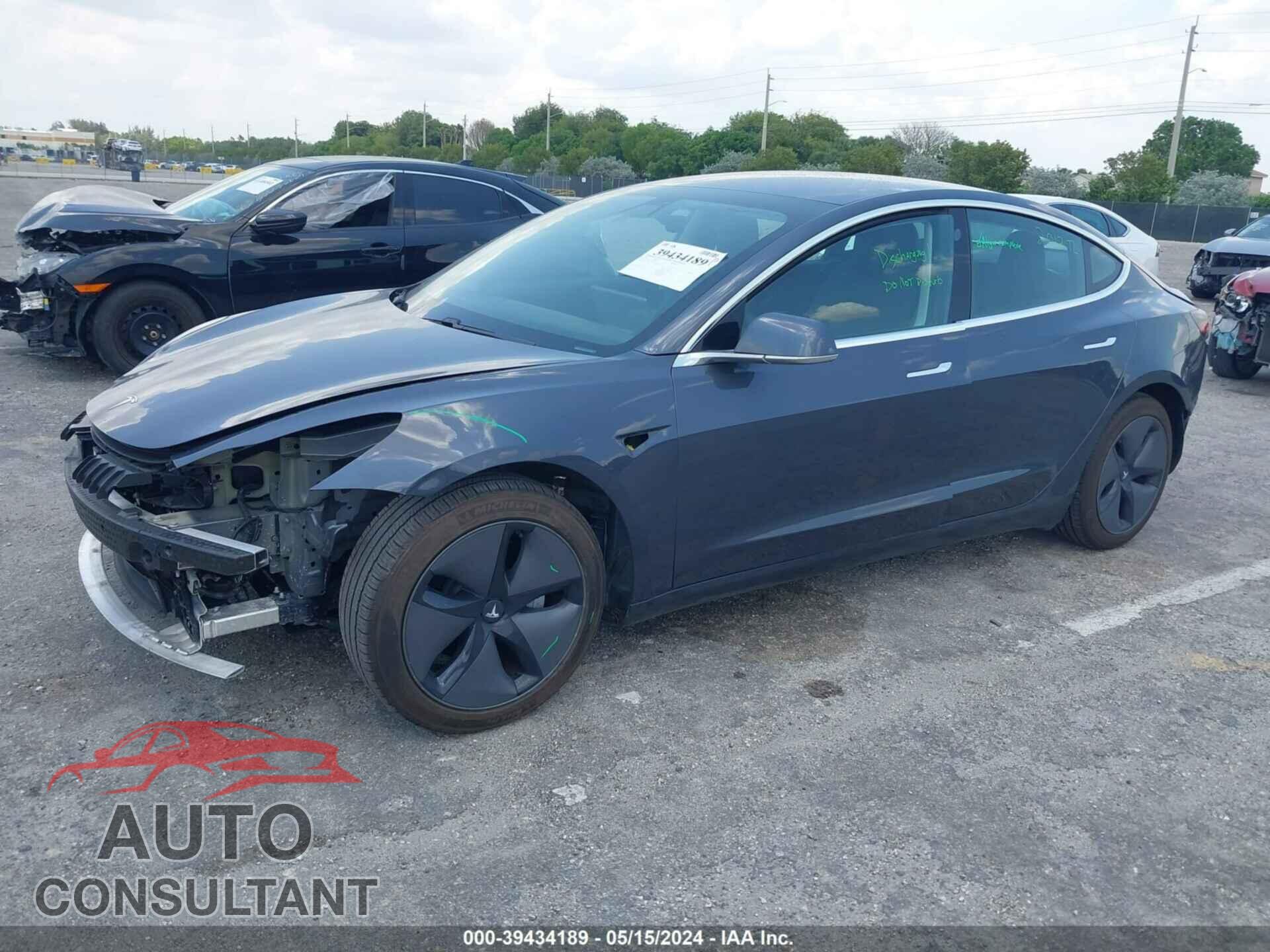 TESLA MODEL 3 2018 - 5YJ3E1EA1JF123718