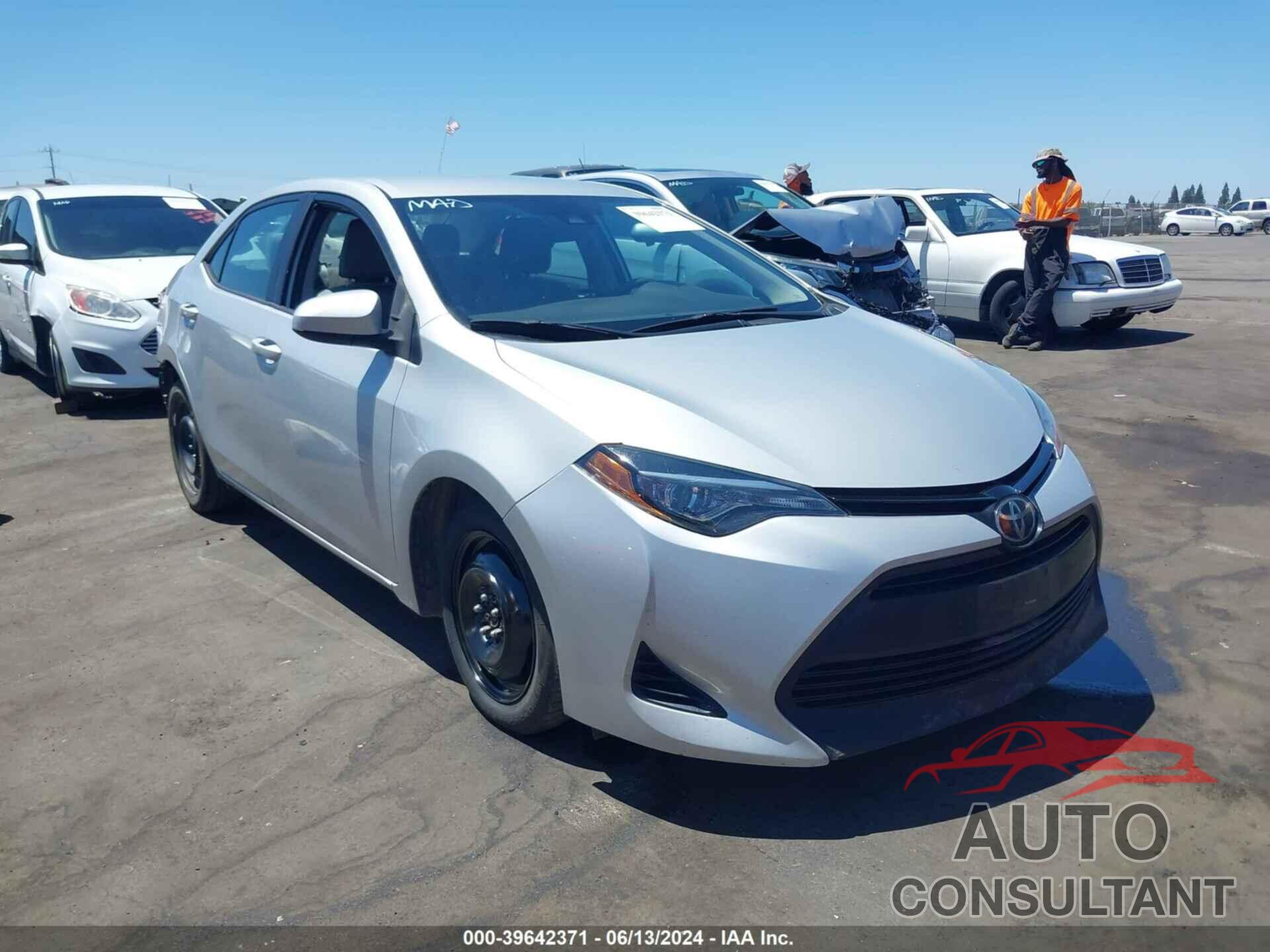 TOYOTA COROLLA 2018 - 2T1BURHE5JC011231