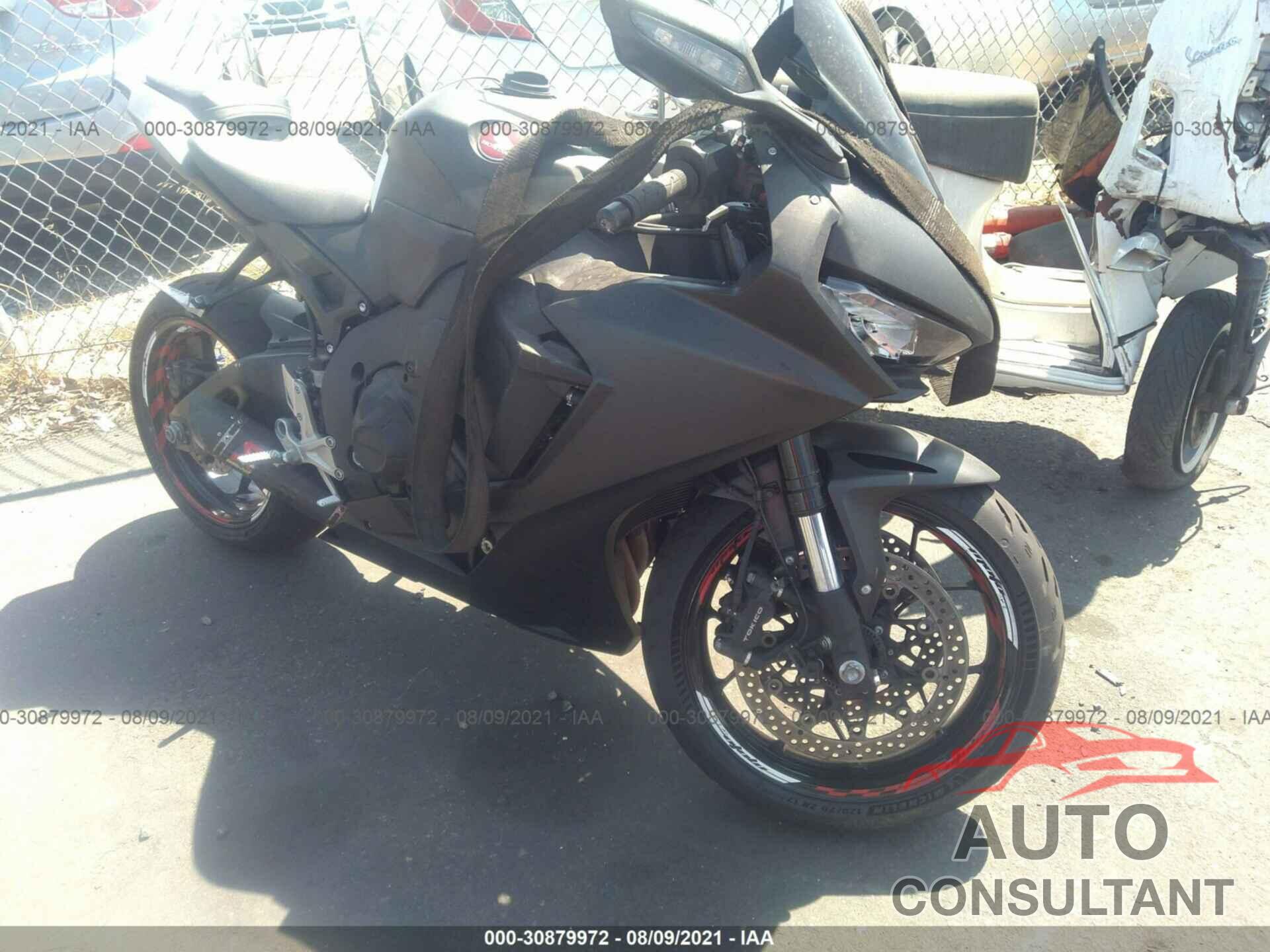 HONDA CBR1000 2017 - JH2SC7751HK000669