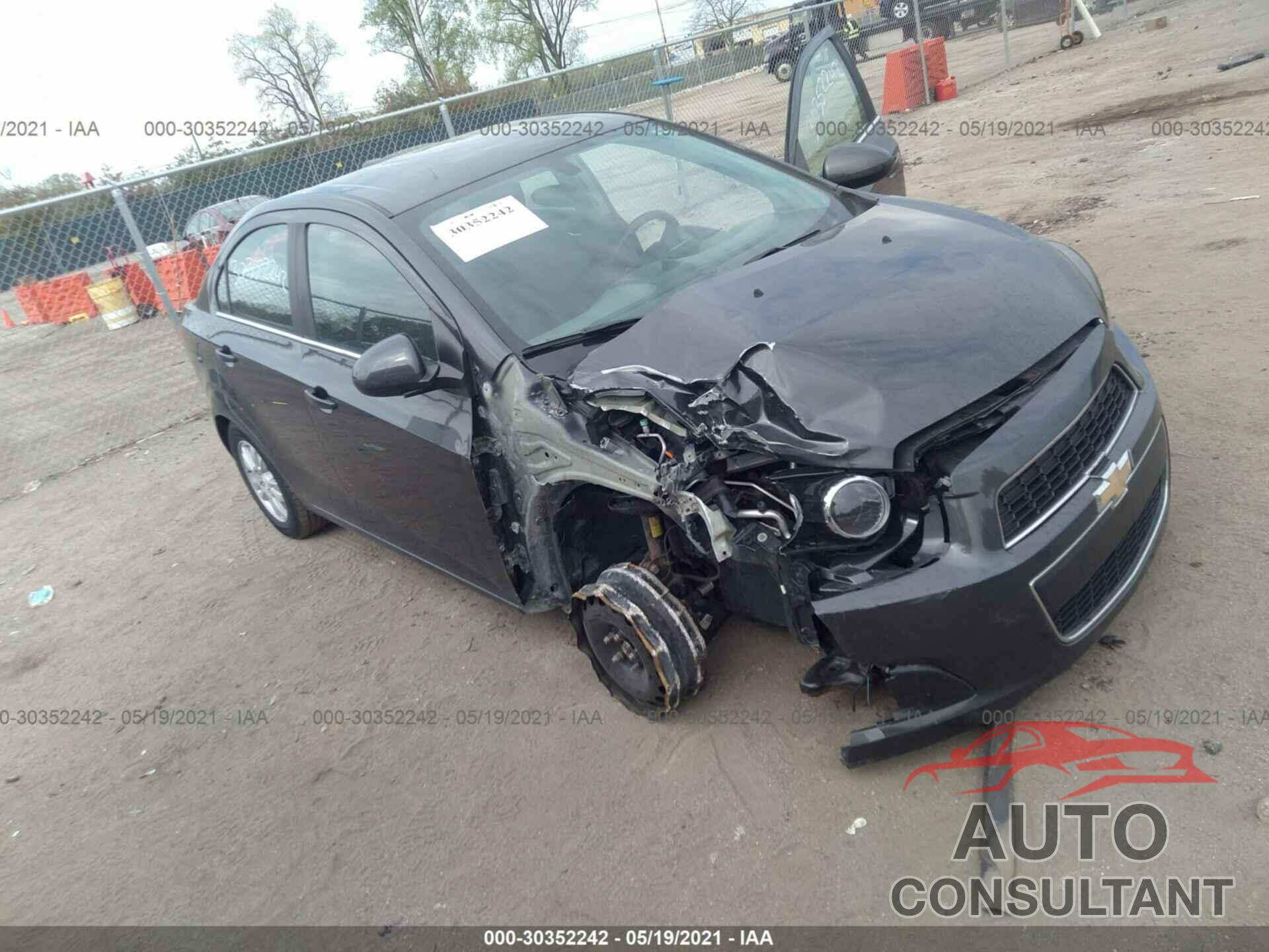 CHEVROLET SONIC 2016 - 1G1JC5SH3G4164981